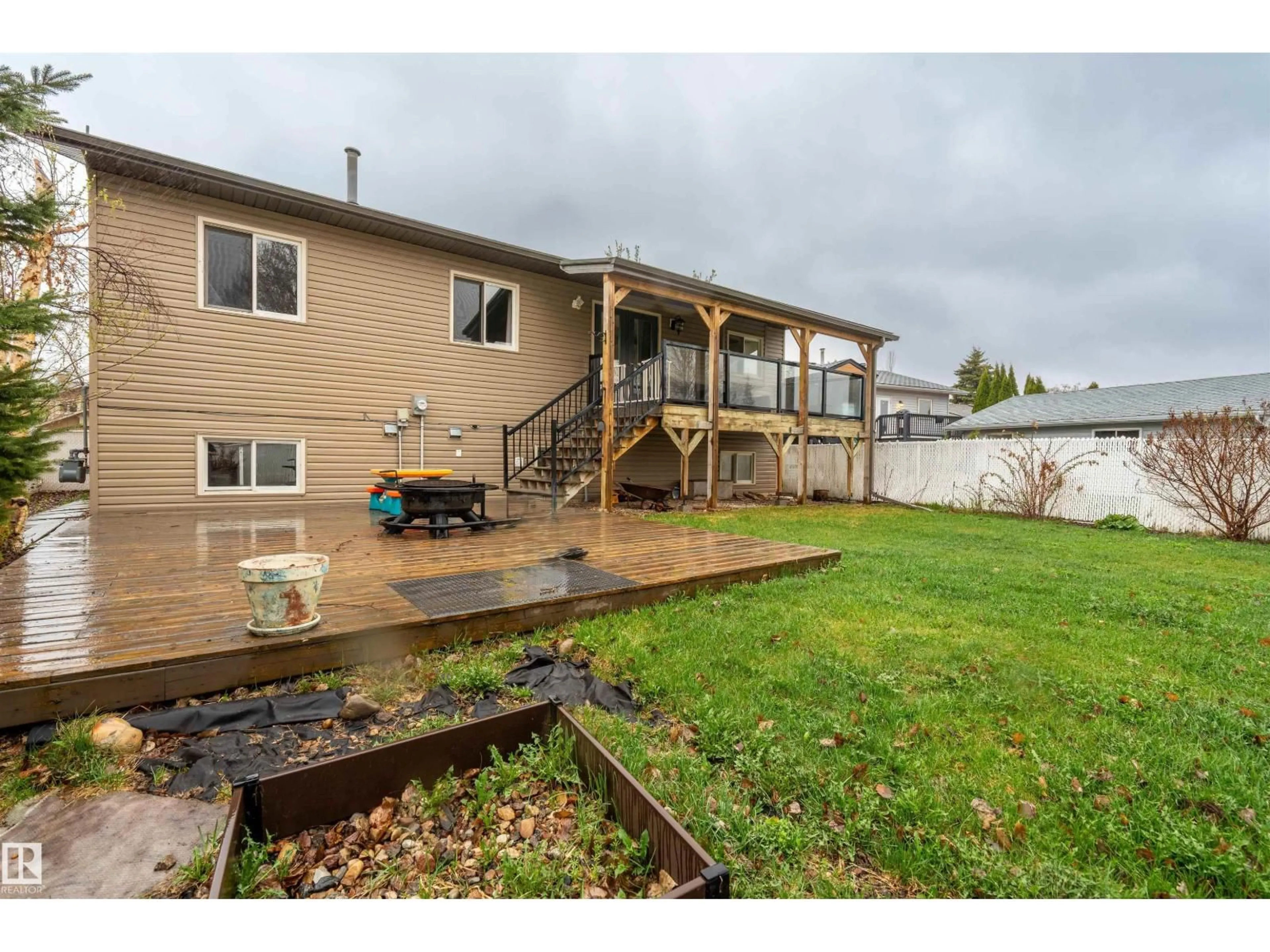 Patio, water/lake/river/ocean view for 4007 41 AV, Bonnyville Town Alberta T9N1T3