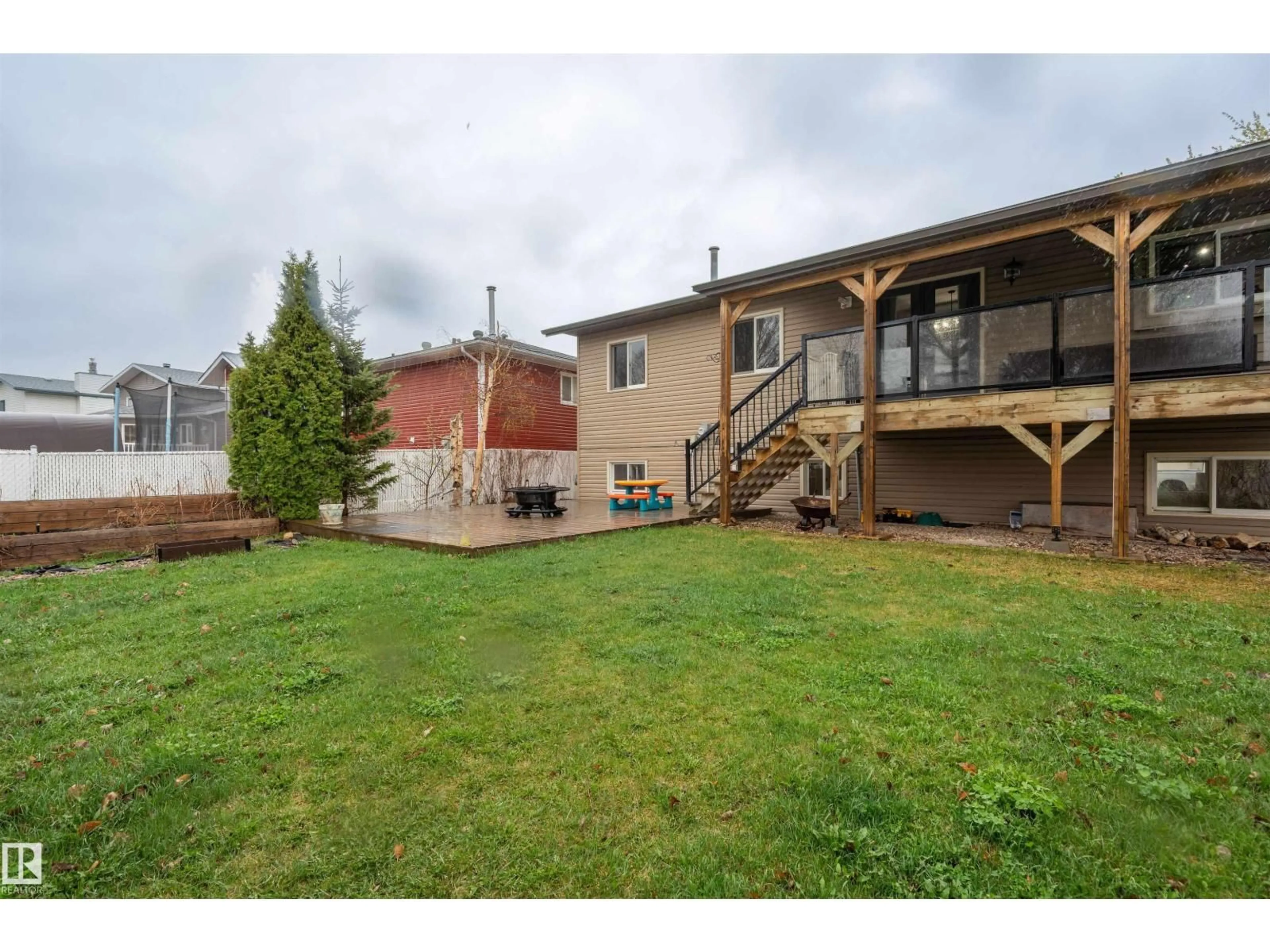 Patio, unknown for 4007 41 AV, Bonnyville Town Alberta T9N1T3
