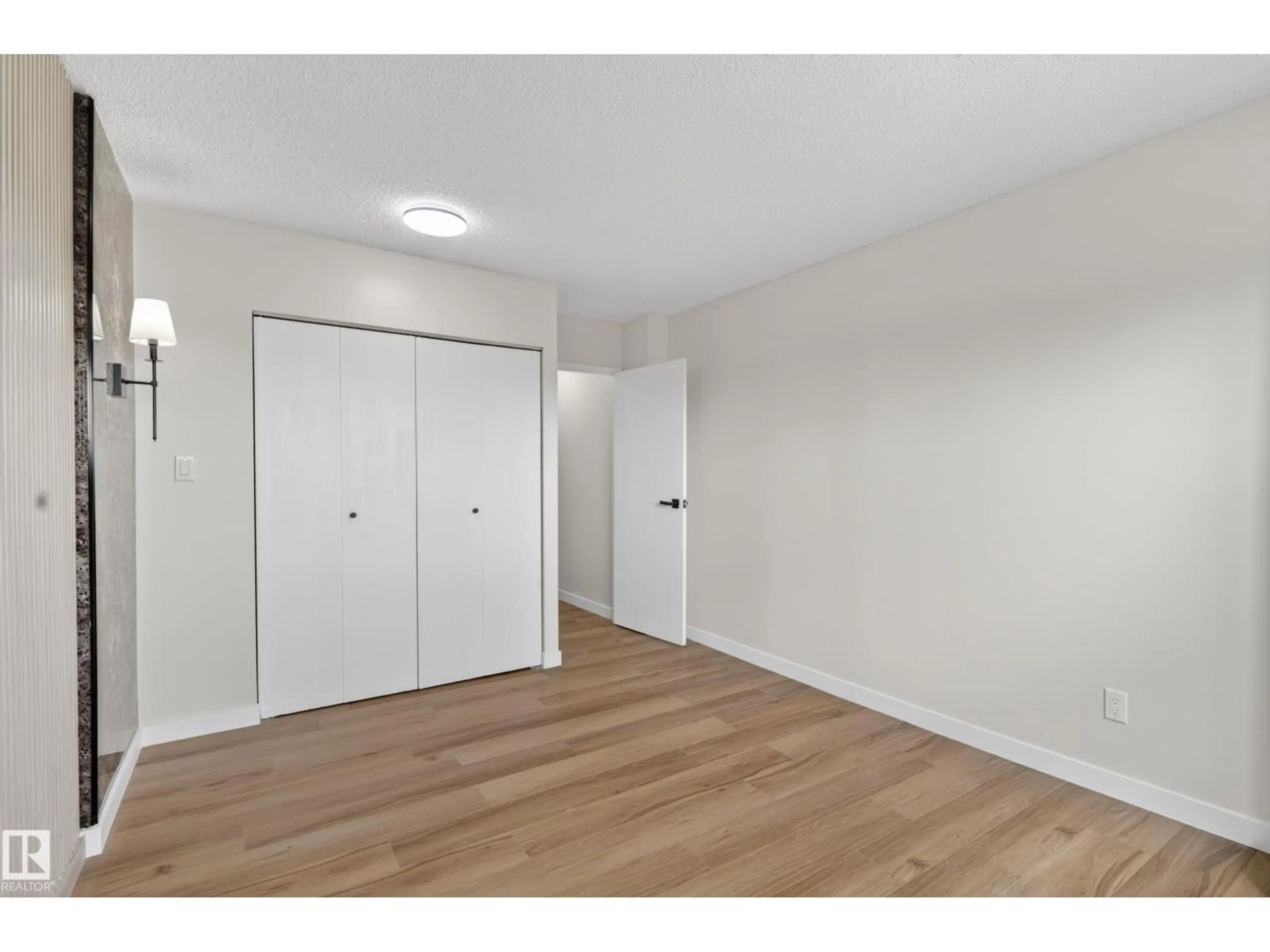 A pic of a room for 90 - 8745 165 ST, Edmonton Alberta T5R2R7