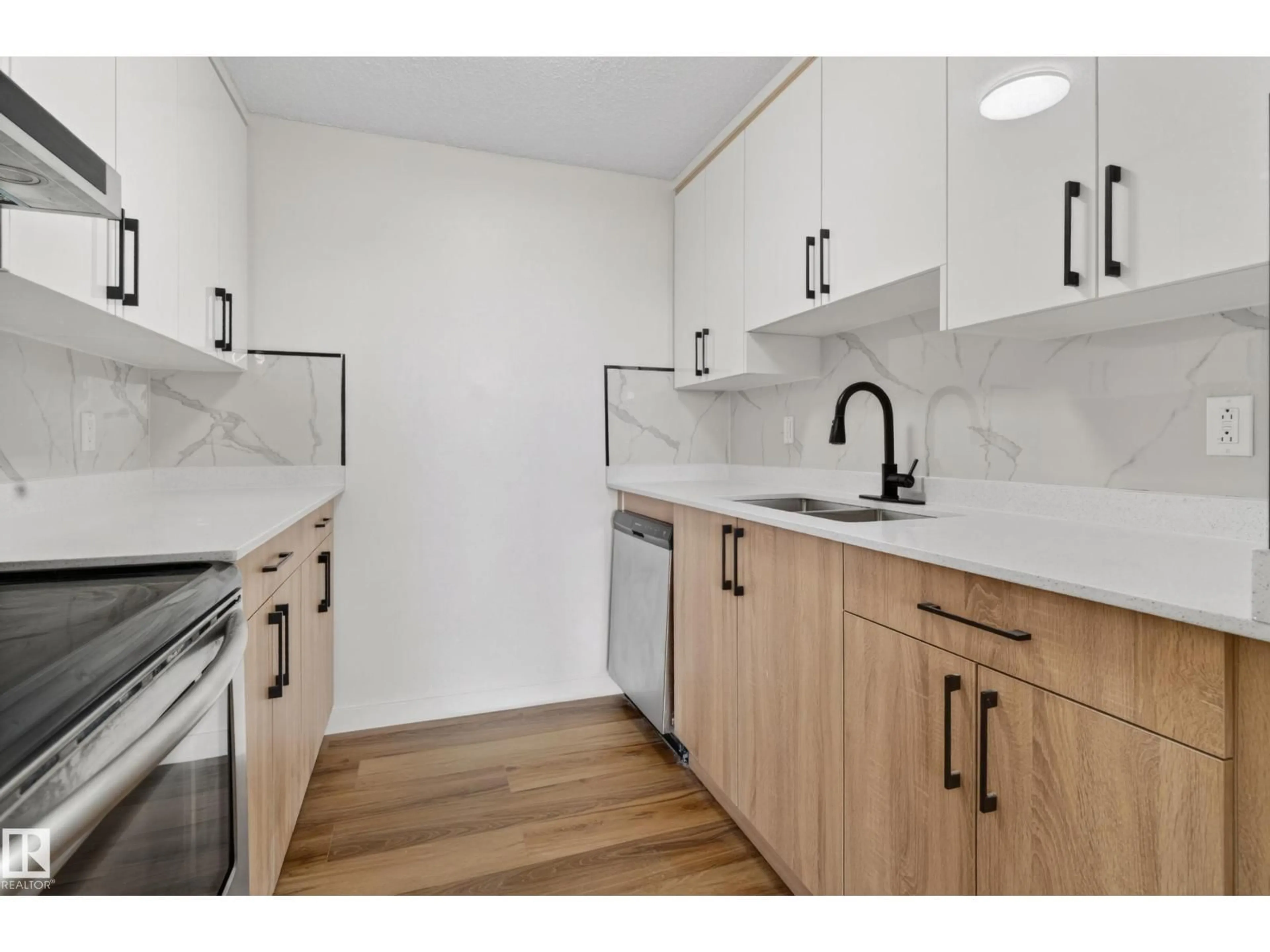 Standard kitchen, unknown for 90 - 8745 165 ST, Edmonton Alberta T5R2R7
