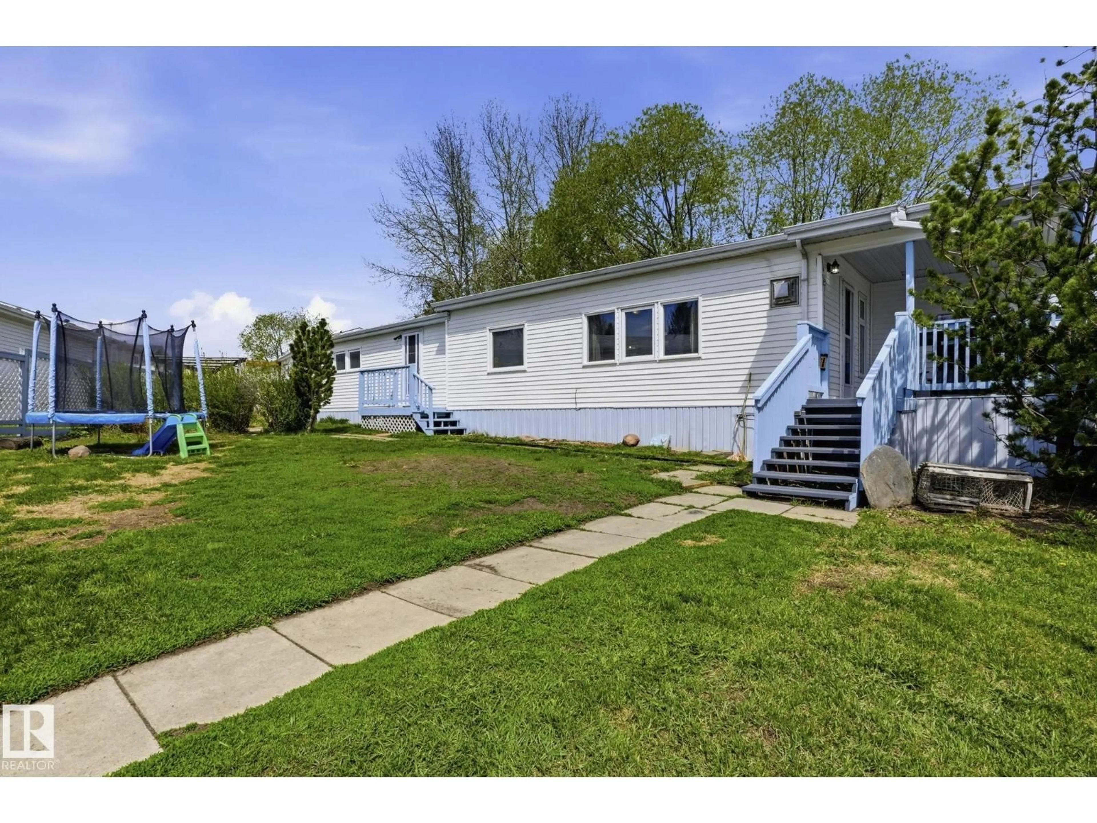 Home with vinyl exterior material, street for 53222 - 126 RANGE ROAD 272, Rural Parkland County Alberta T7X3X6