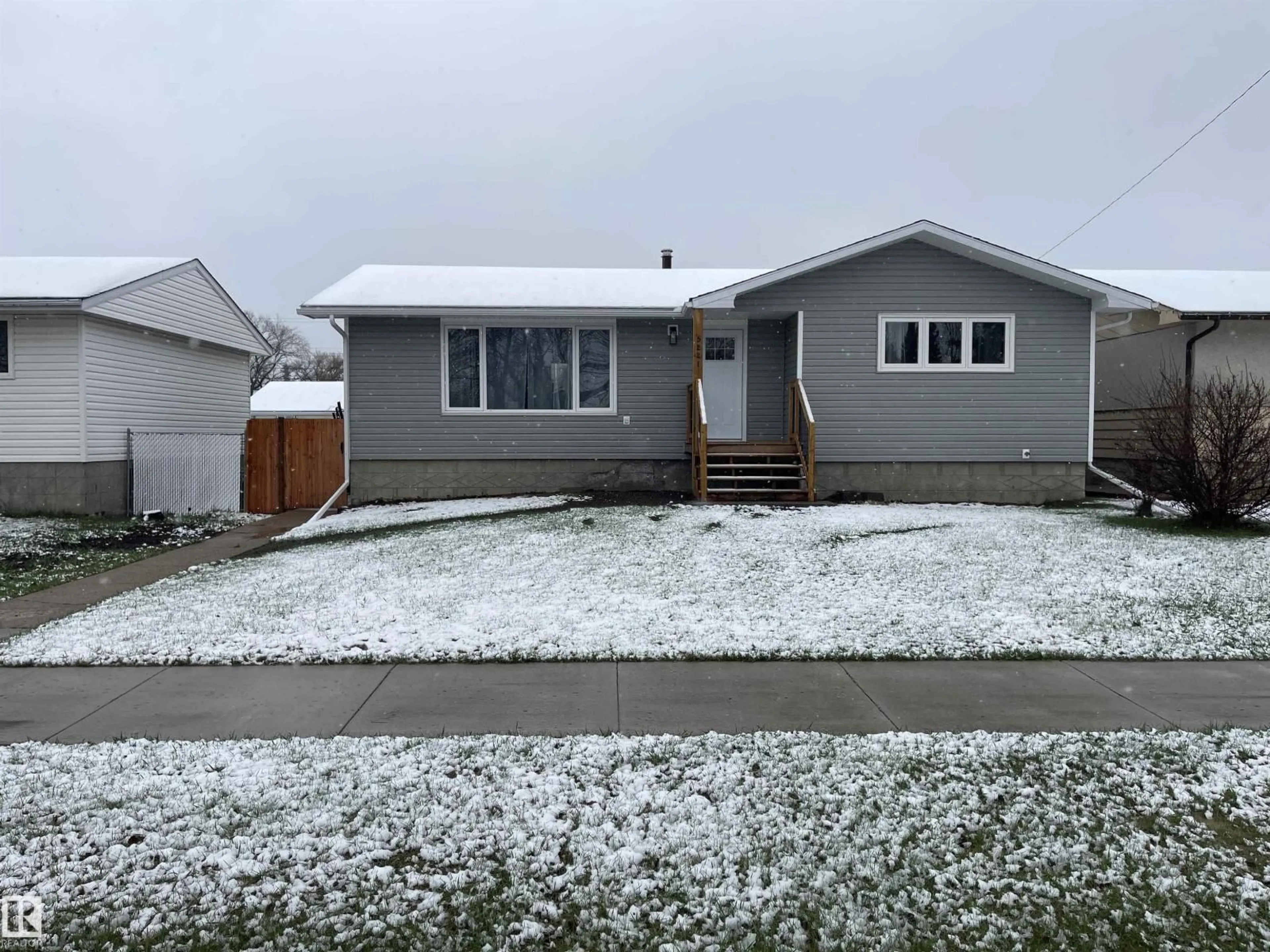 Home with vinyl exterior material, street for 5221 53 AV, St. Paul Town Alberta T0A3A1