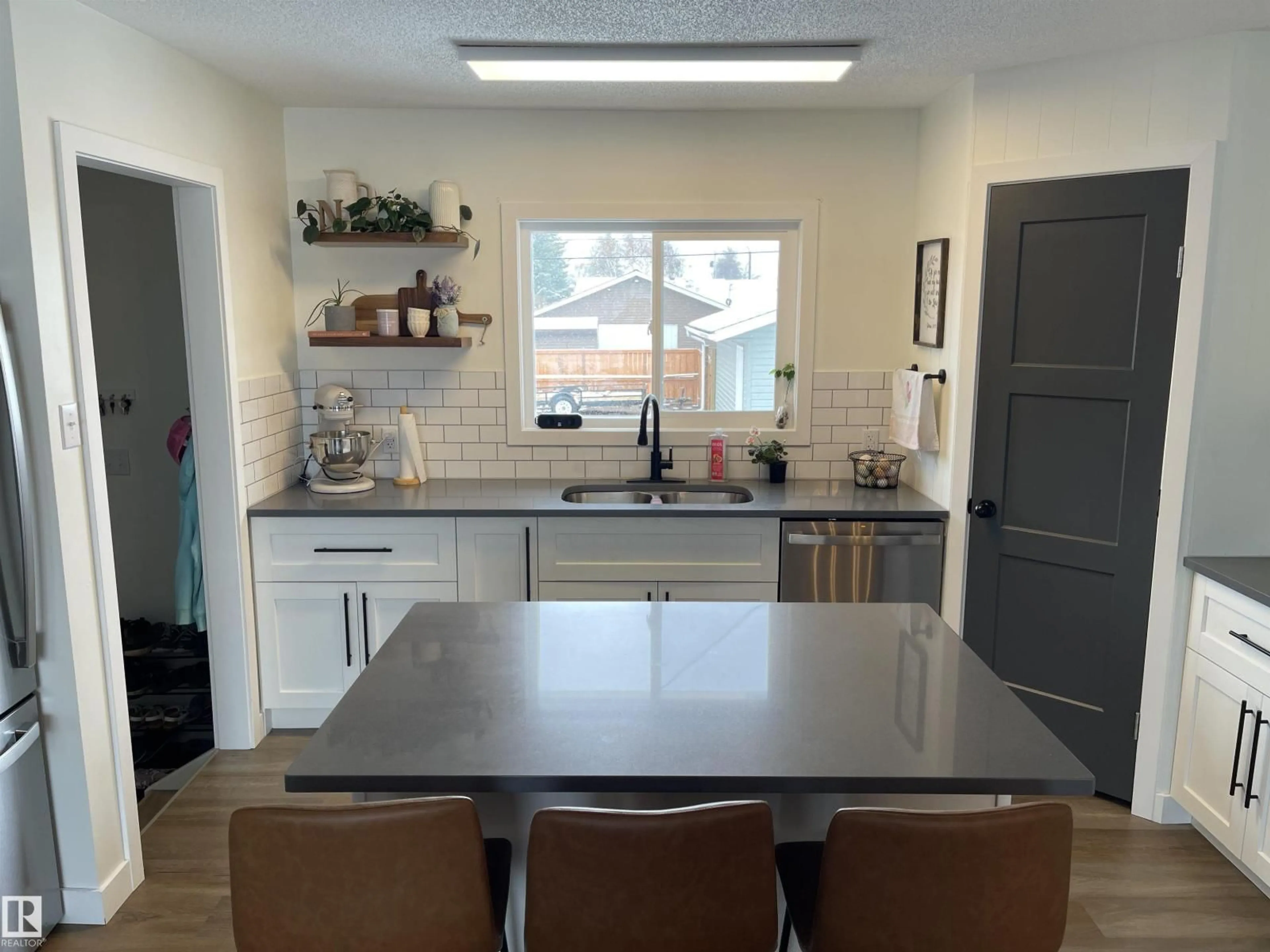 Open concept kitchen, unknown for 5221 53 AV, St. Paul Town Alberta T0A3A1