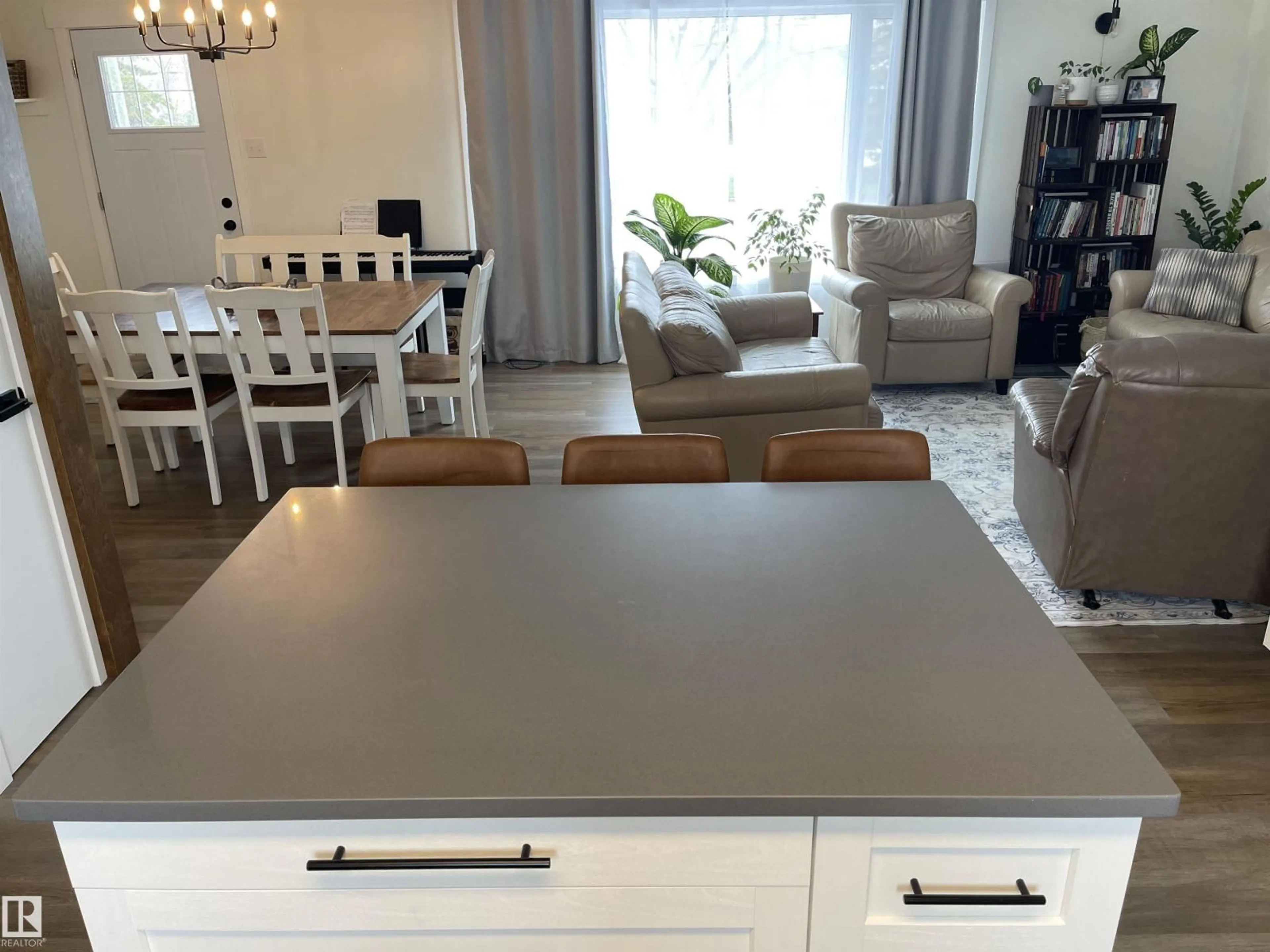 Open concept kitchen, unknown for 5221 53 AV, St. Paul Town Alberta T0A3A1
