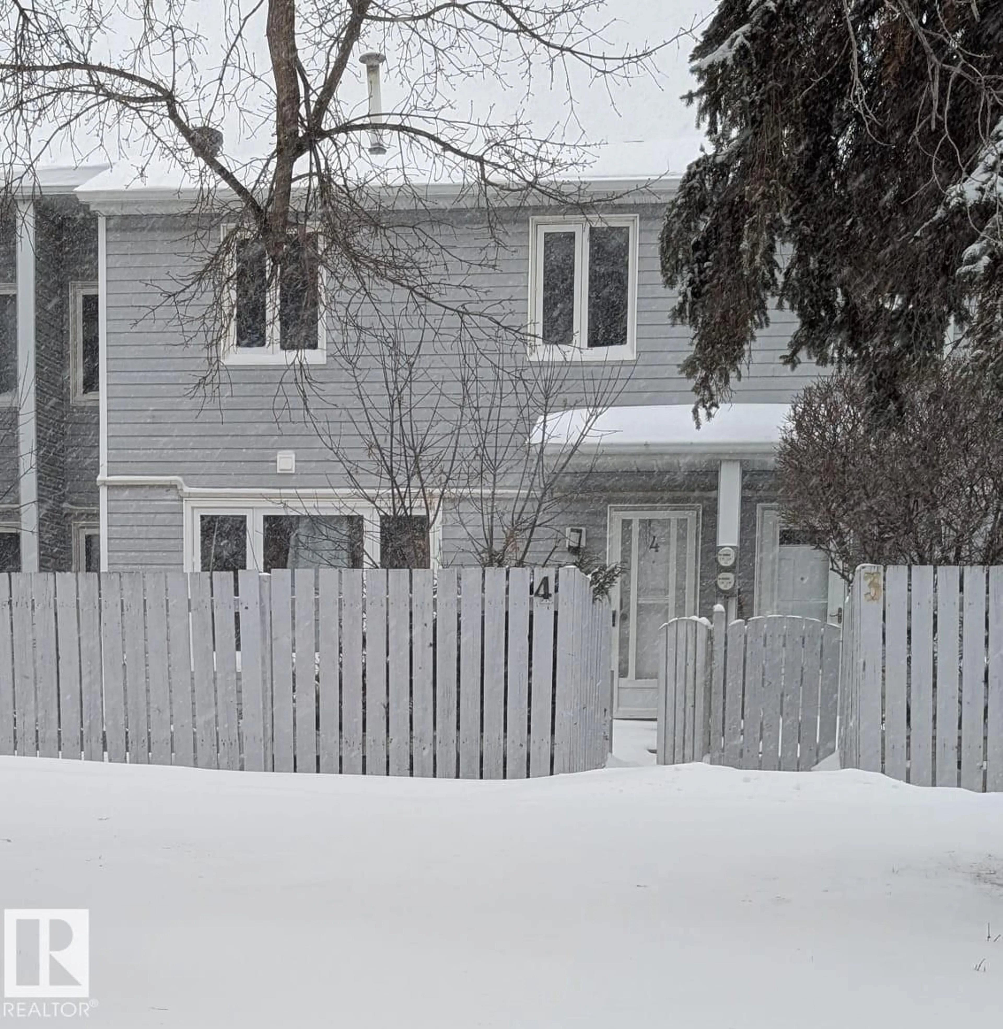 Unknown for 4 AMBERLY CT, Edmonton Alberta T5A2H9
