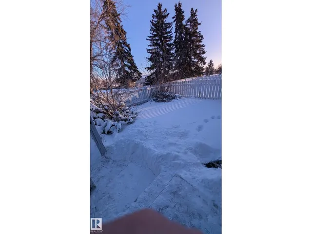 4 AMBERLY CT, Edmonton 2