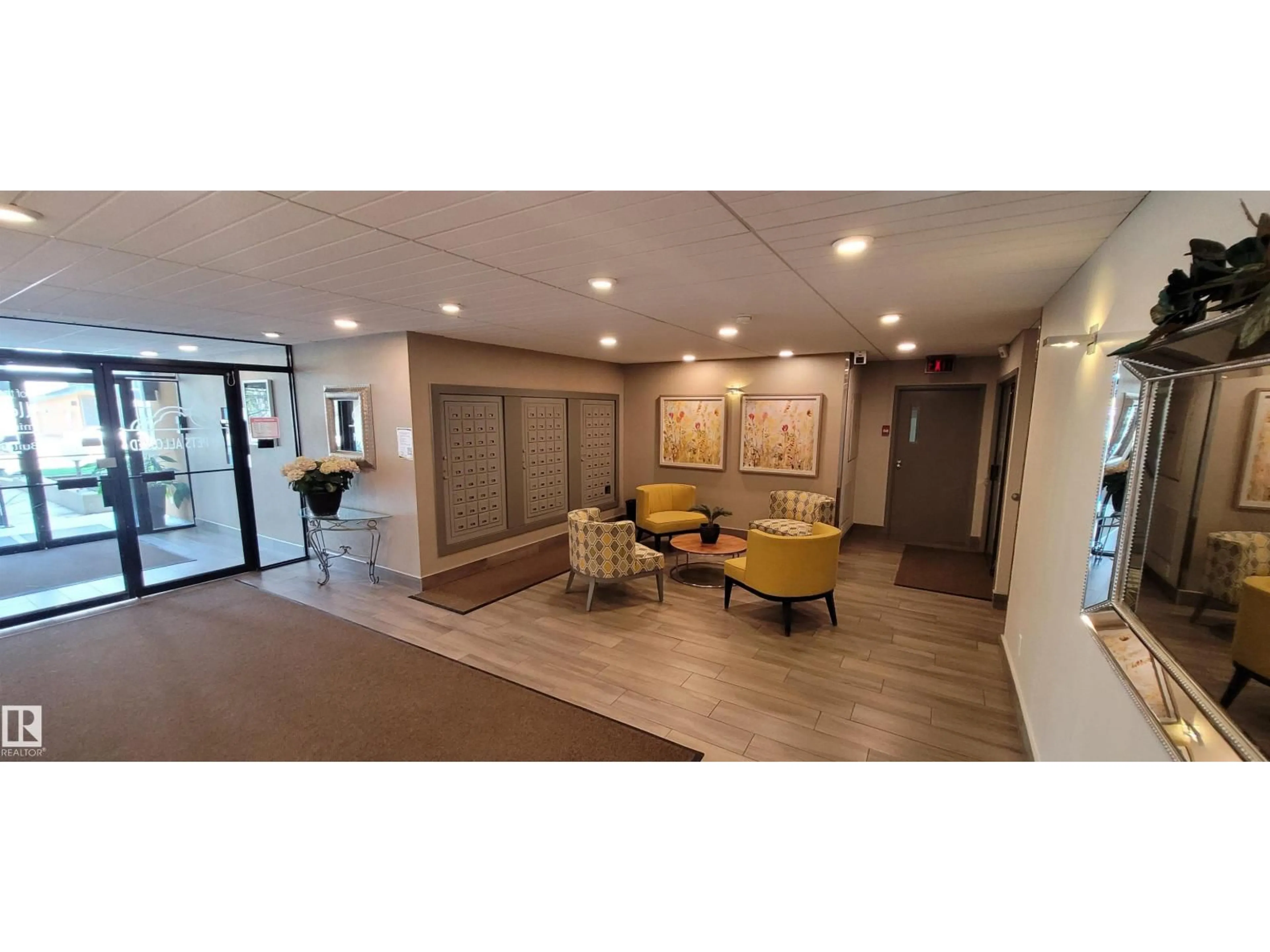 Indoor foyer for 705 - 12141 JASPER AV, Edmonton Alberta T5N3X8