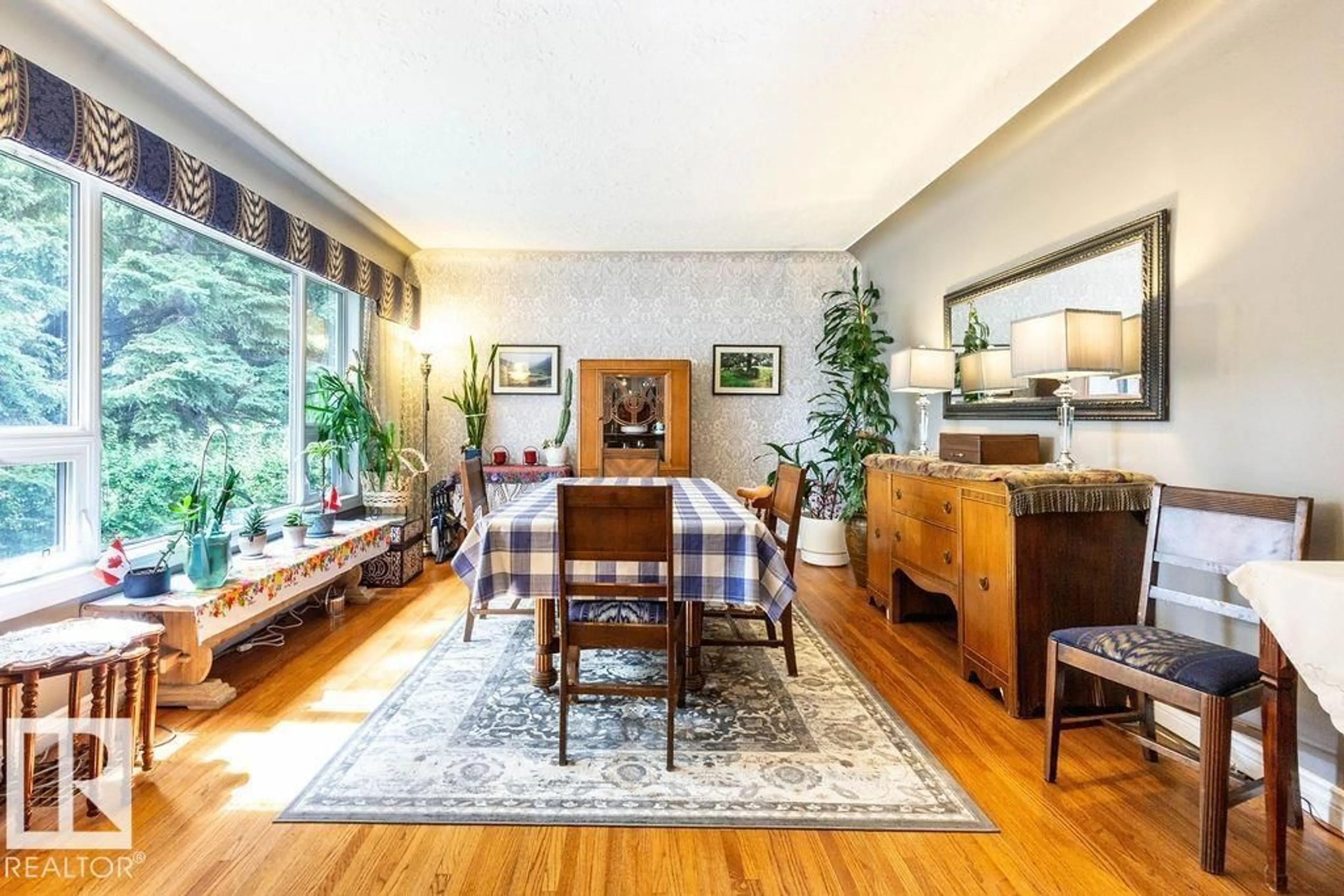 Dining room, unknown for 14014 106 AV, Edmonton Alberta T5N1B2