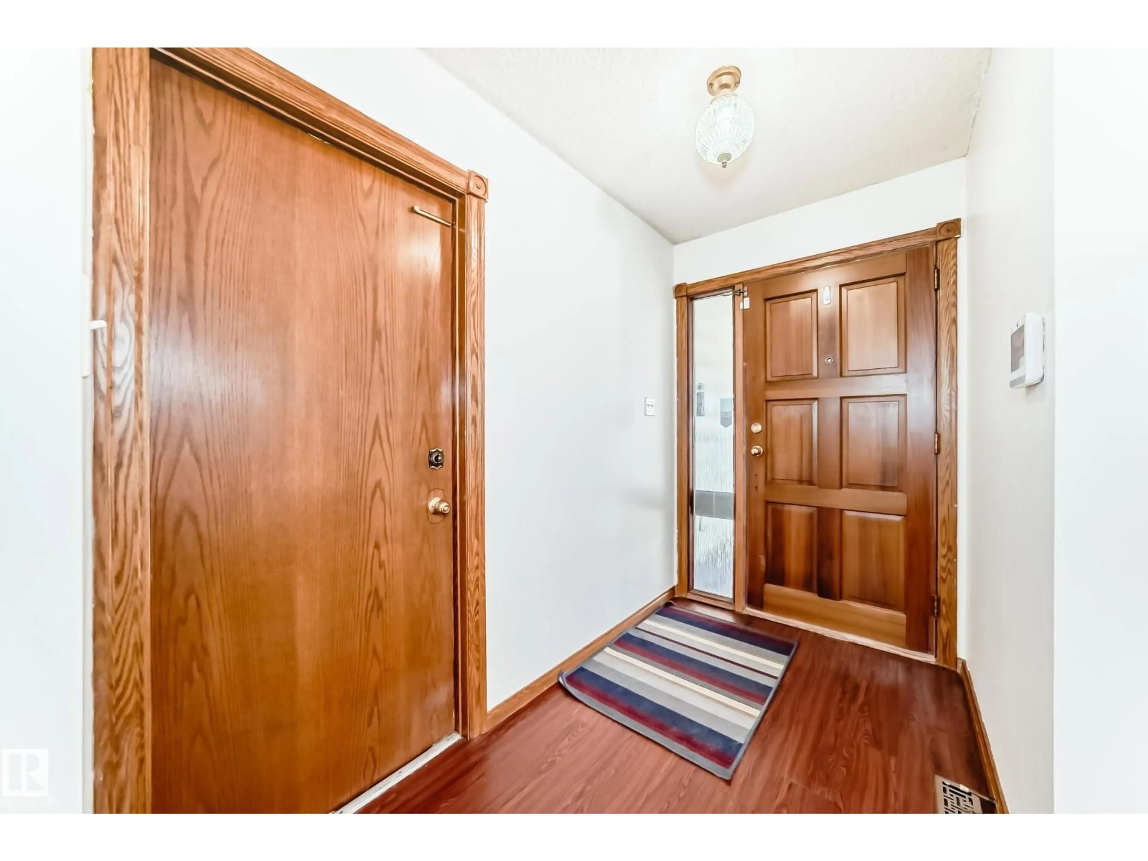 Indoor entryway for NW - 12245 55 ST, Edmonton Alberta T5W3R5