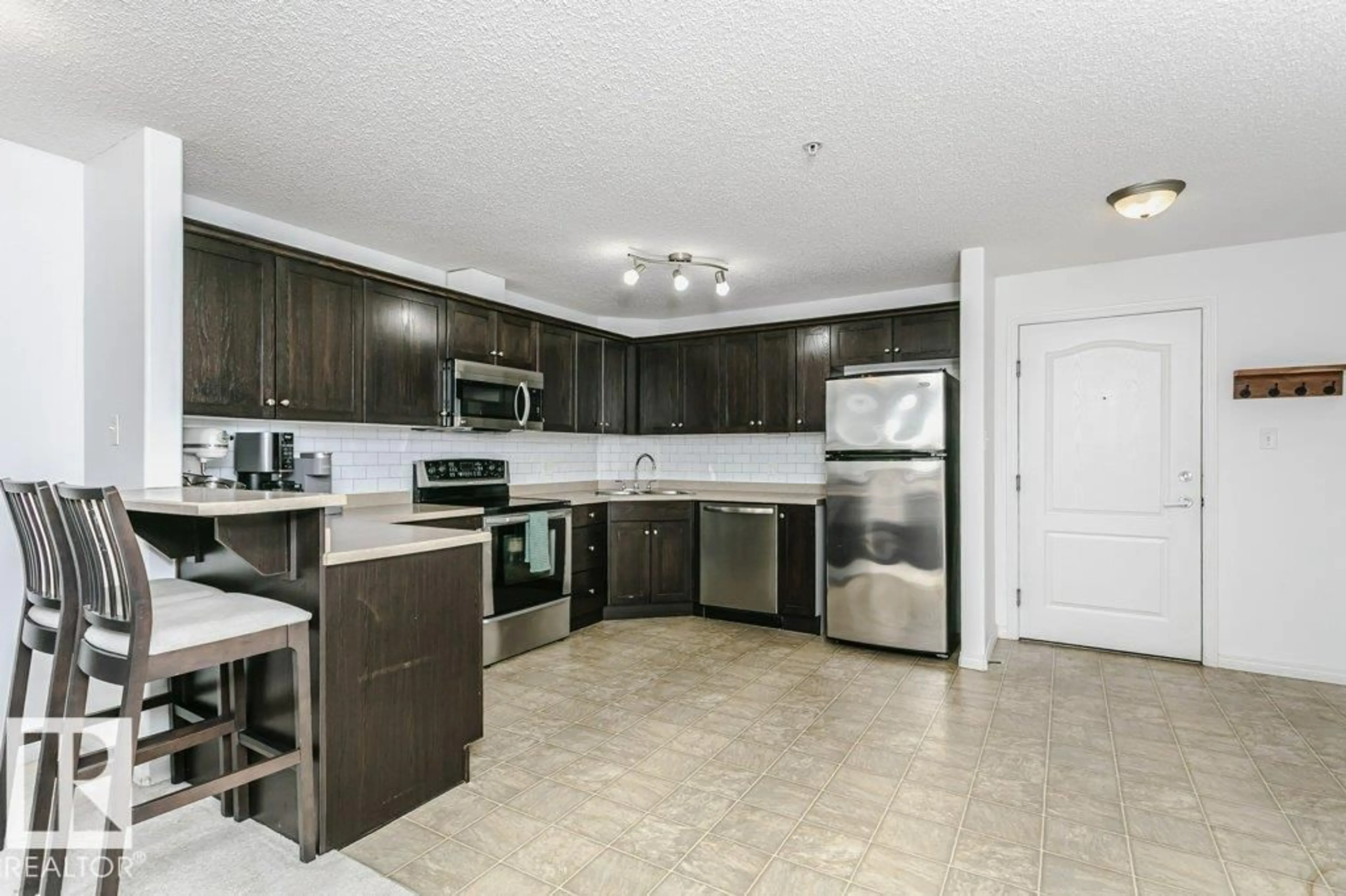 Open concept kitchen, ceramic/tile floor for 7331 - 6305 SOUTH TERWILLEGAR DR, Edmonton Alberta T6R0L9