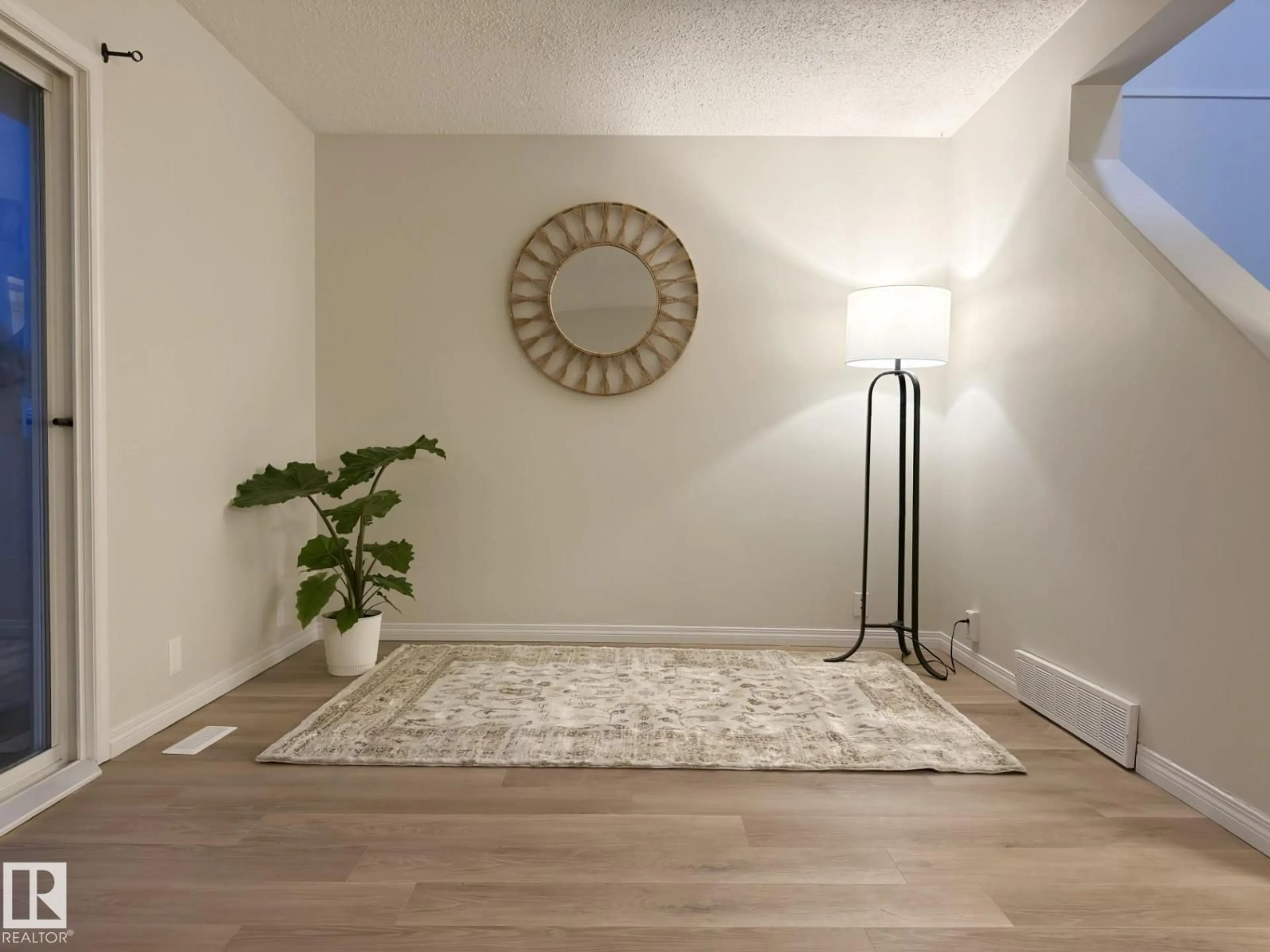 Indoor entryway for #14 - 18010 98 AV, Edmonton Alberta T5T3H6