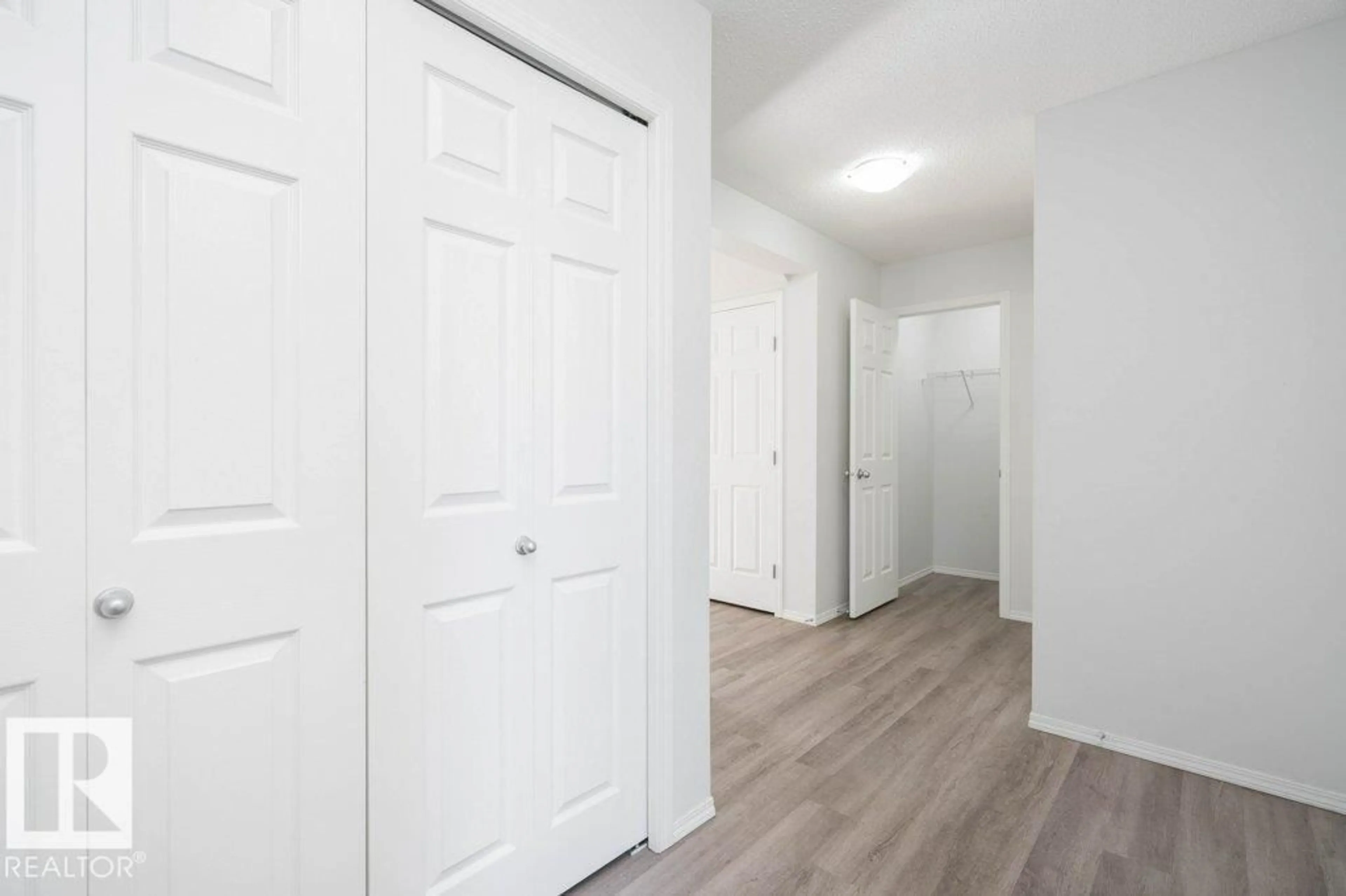 Indoor entryway for 3099 CHECKNITA WY, Edmonton Alberta T6W4E9