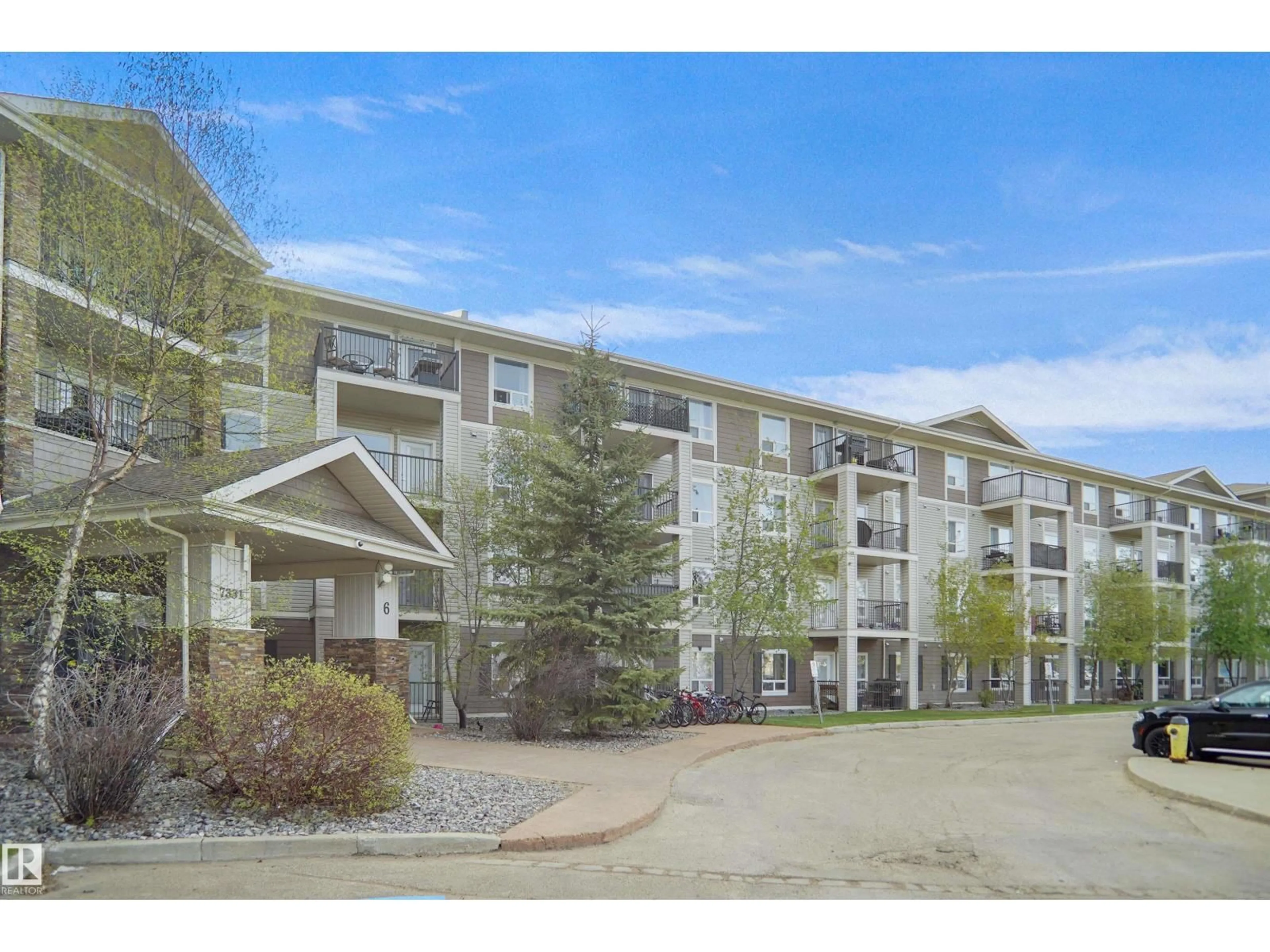 Blurry image for 6310 7331 SOUTH TERWILLEGAR DR, Edmonton Alberta T6R0L9