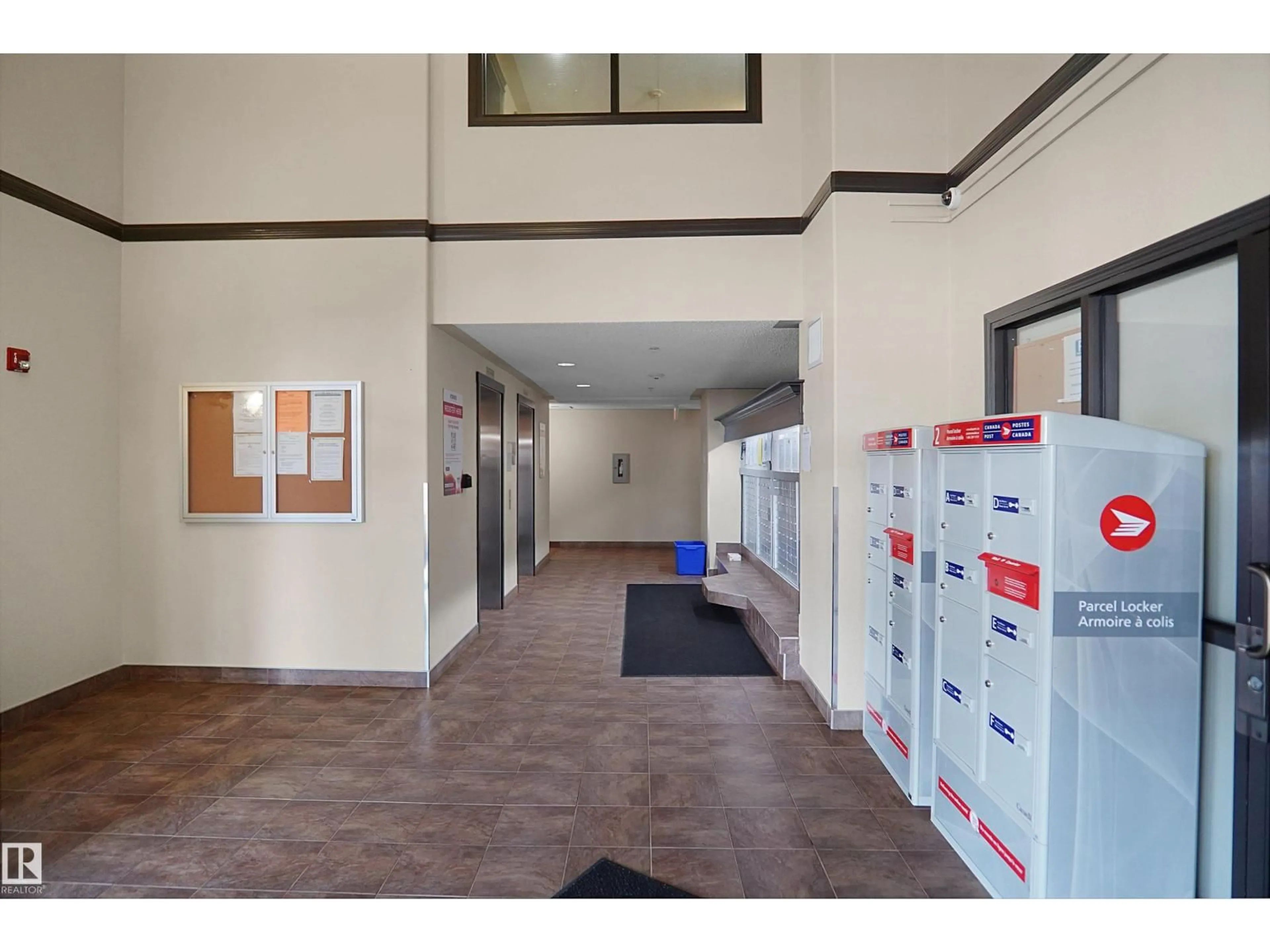 Indoor foyer for 6310 7331 SOUTH TERWILLEGAR DR, Edmonton Alberta T6R0L9