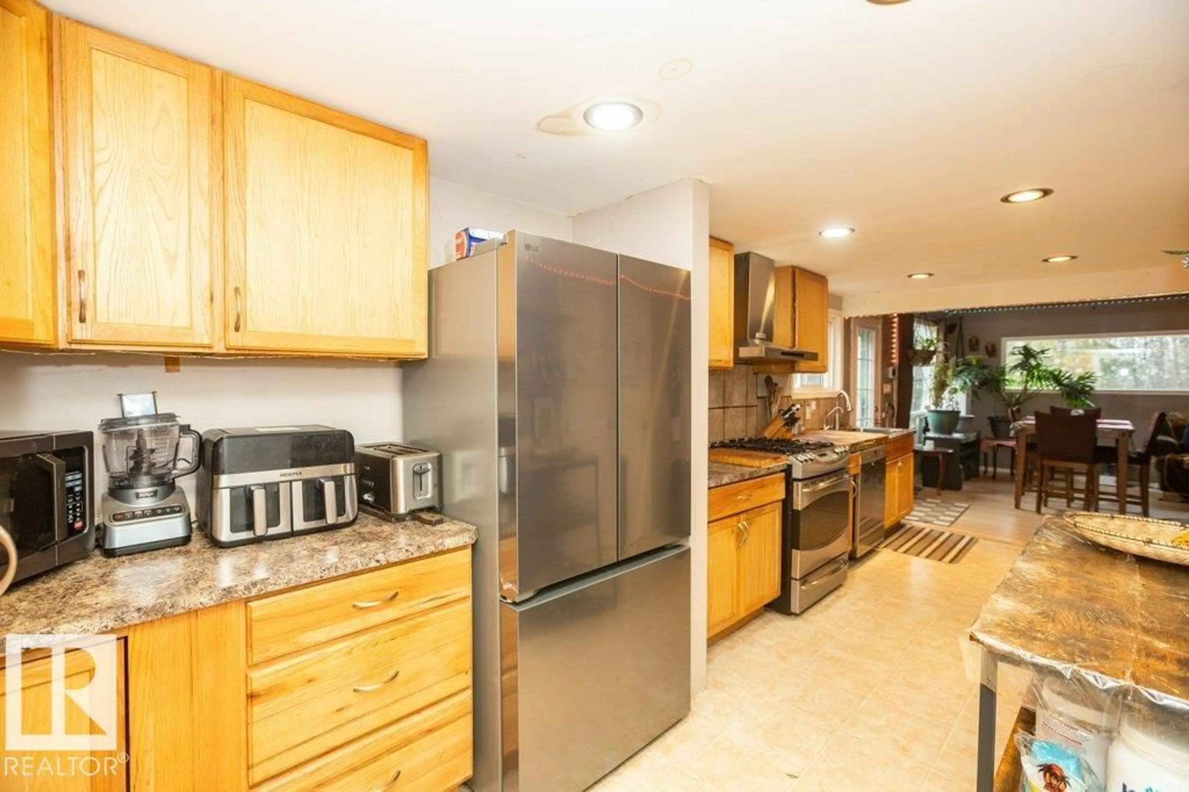 Standard kitchen, ceramic/tile floor for 26413 TWP RD 633, Rural Westlock County Alberta T0G1H0