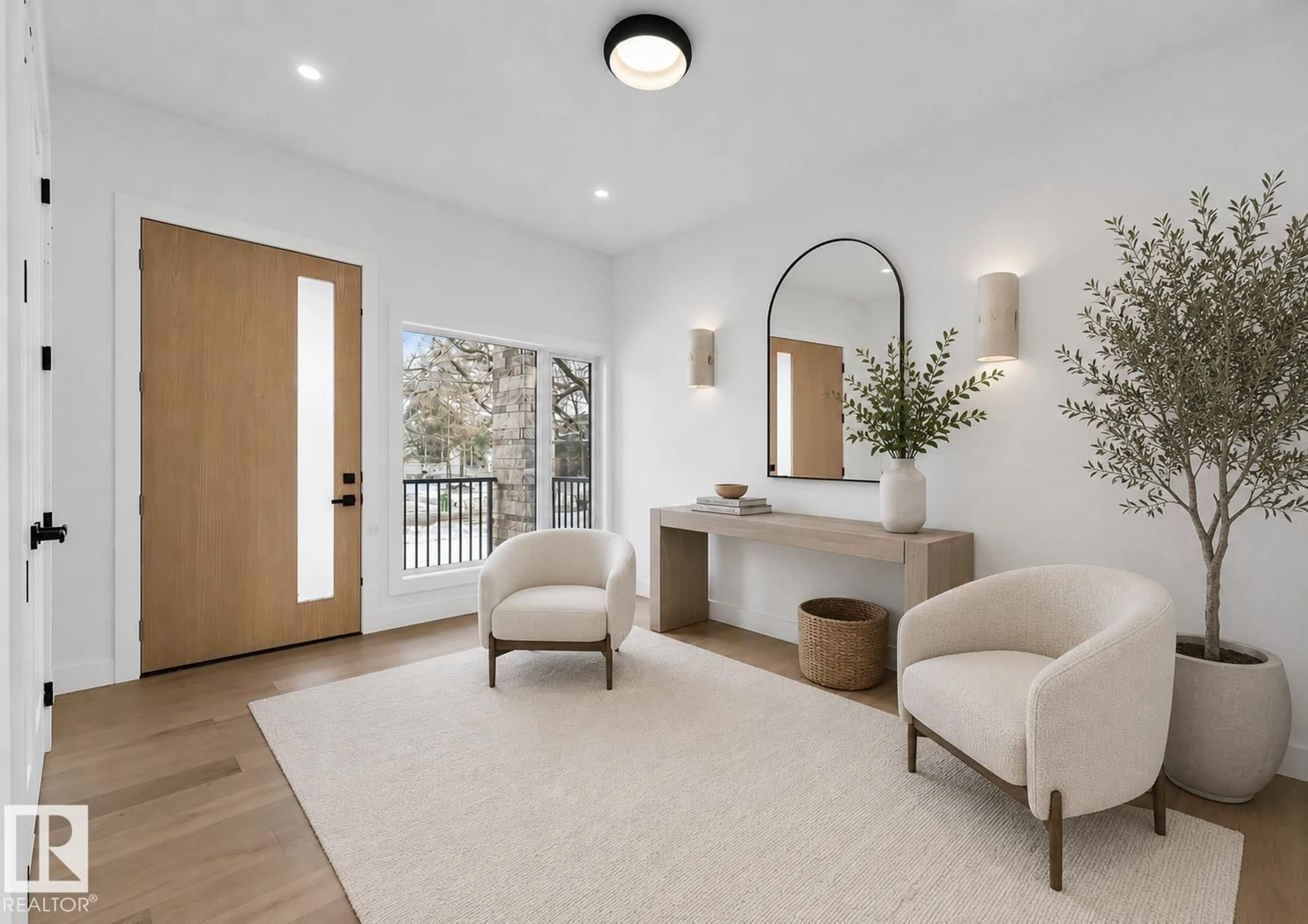 Indoor entryway for 5820 110 ST, Edmonton Alberta T6H3E3