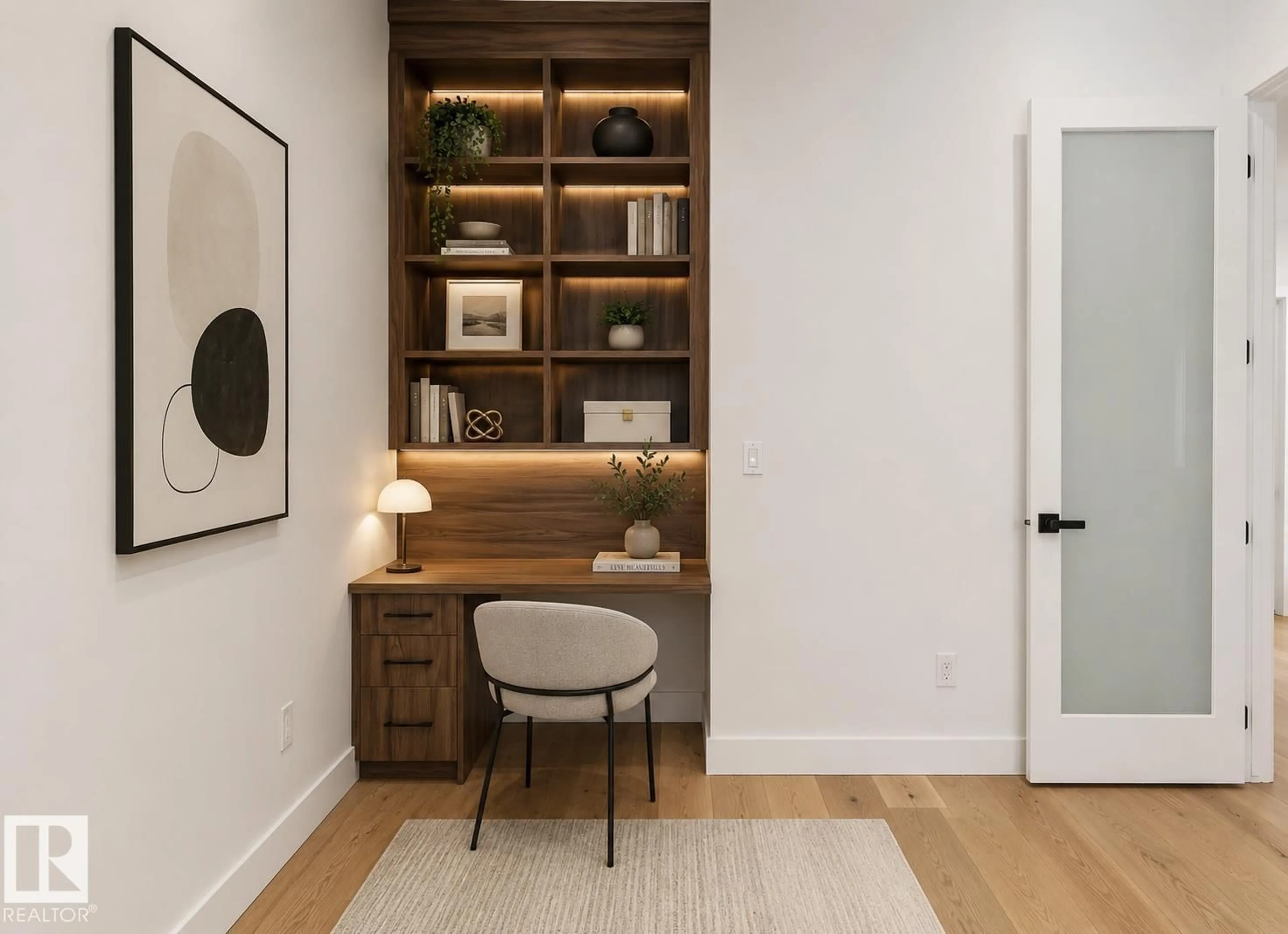Indoor entryway for 5820 110 ST, Edmonton Alberta T6H3E3