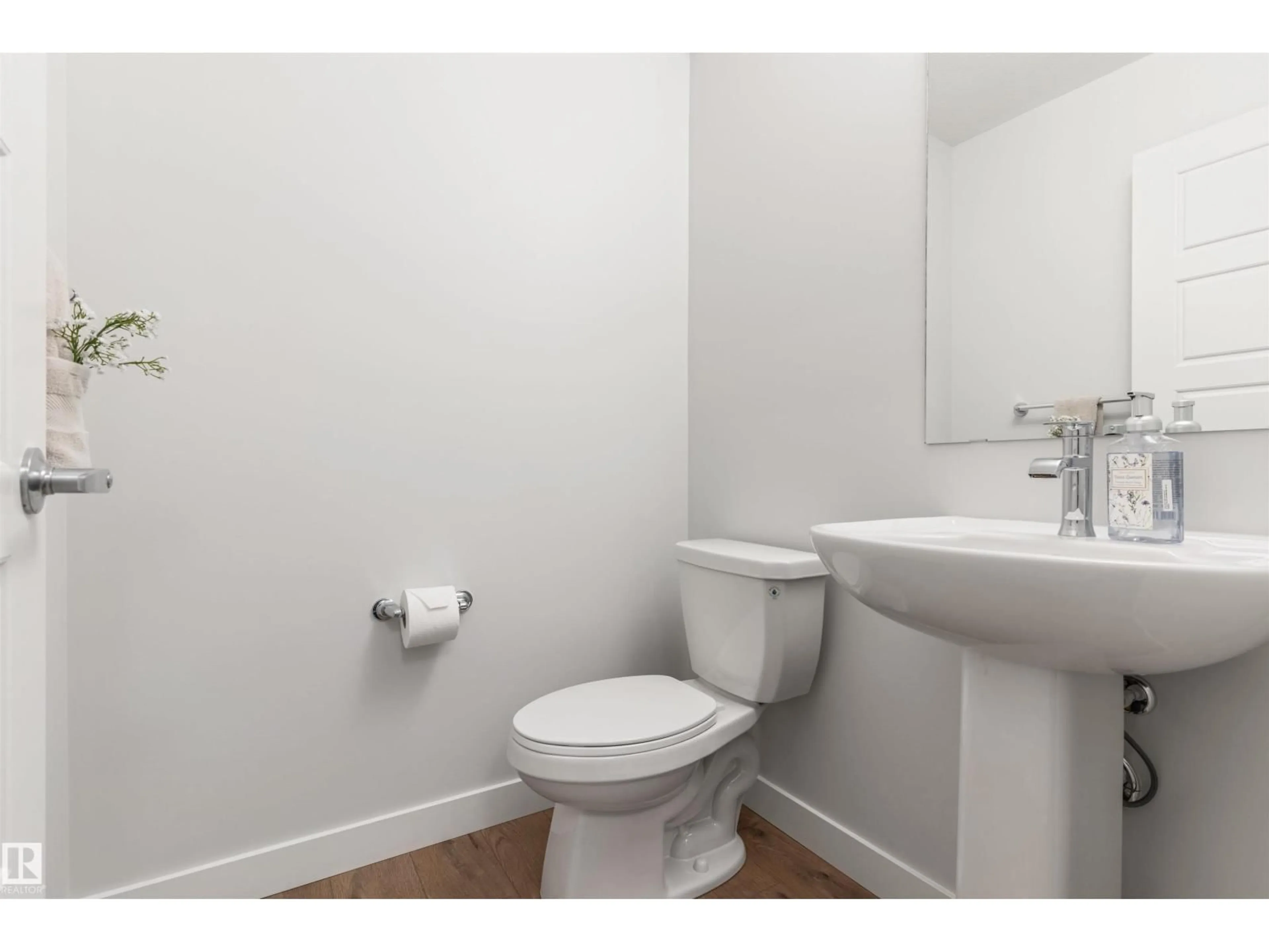 Standard bathroom, unknown for 6003 EDMONDS PL, Edmonton Alberta T6M1S1