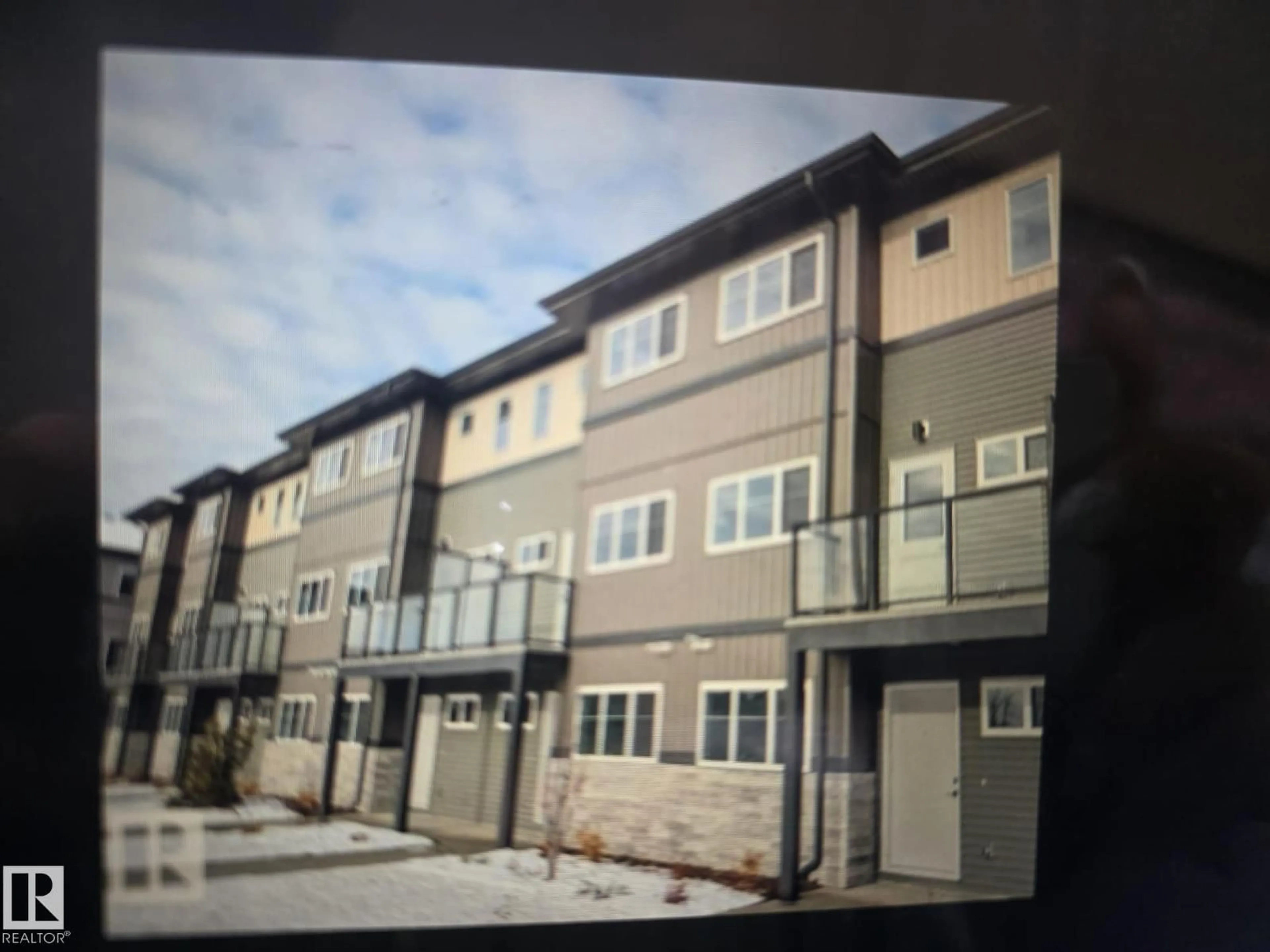 Unknown for 27 18120 28 AV SW, Edmonton Alberta T6W4V2