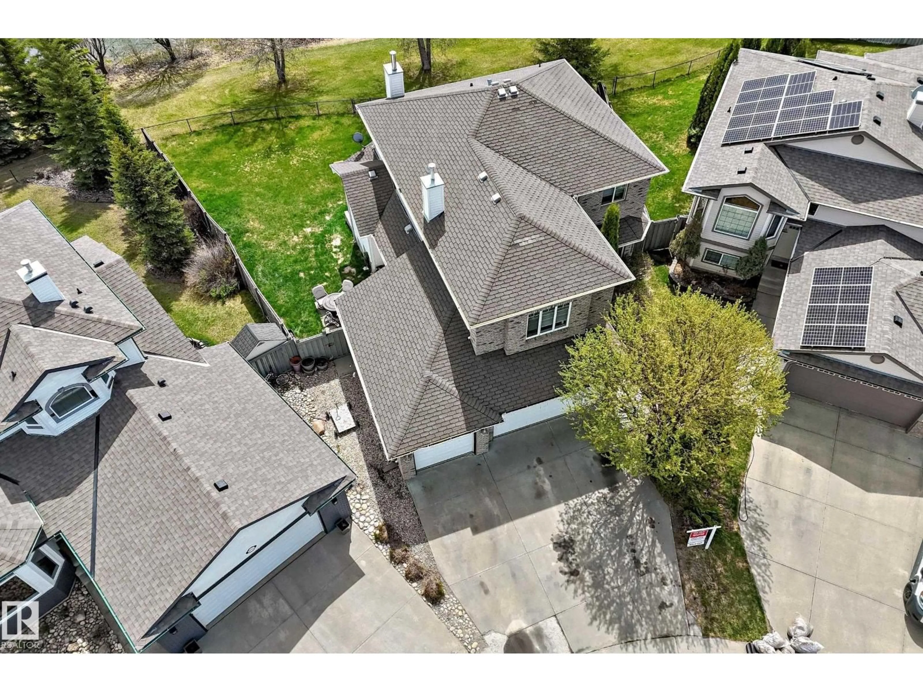 A pic from outside/outdoor area/front of a property/back of a property/a pic from drone, street for NW - 5107 200 ST, Edmonton Alberta T6M2V8