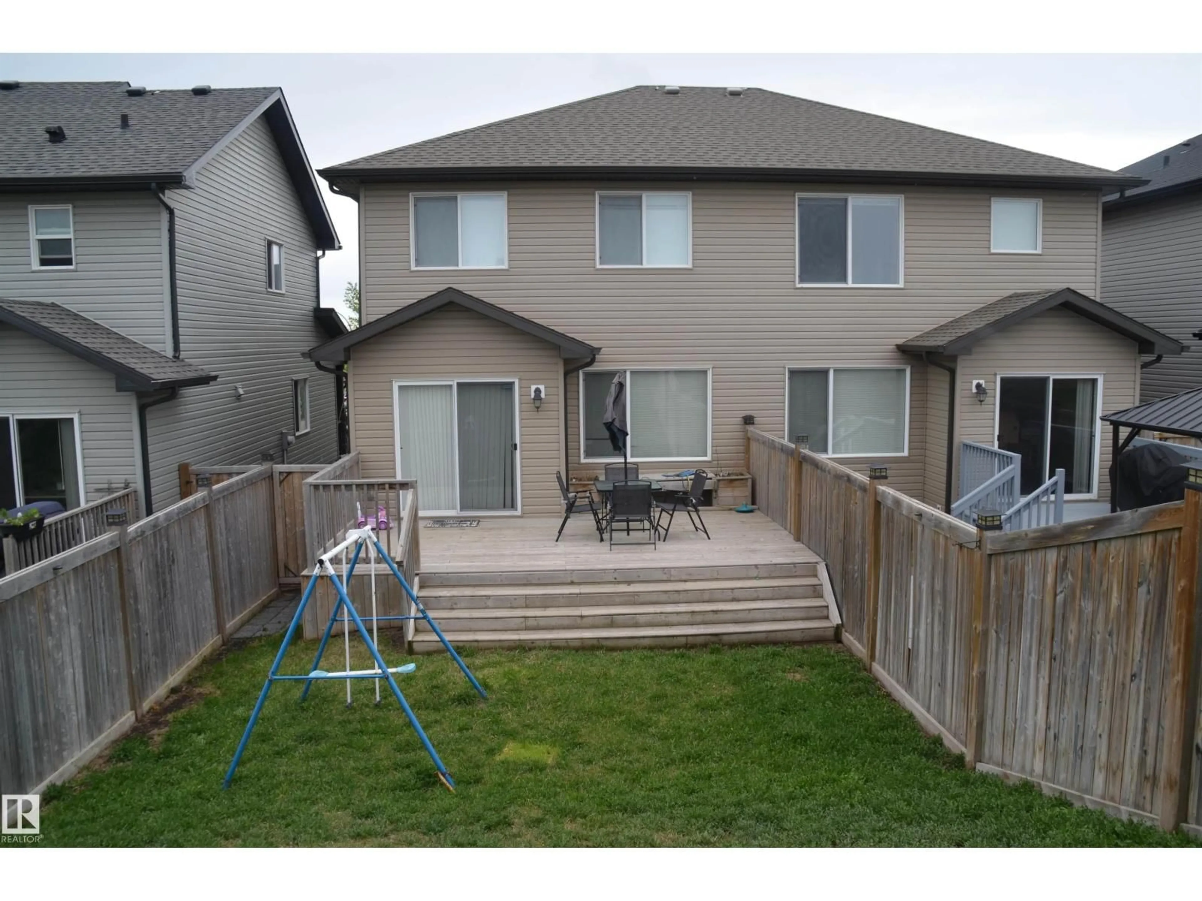 Patio, unknown for 1412 152 NW, Edmonton Alberta T5Y0Y7