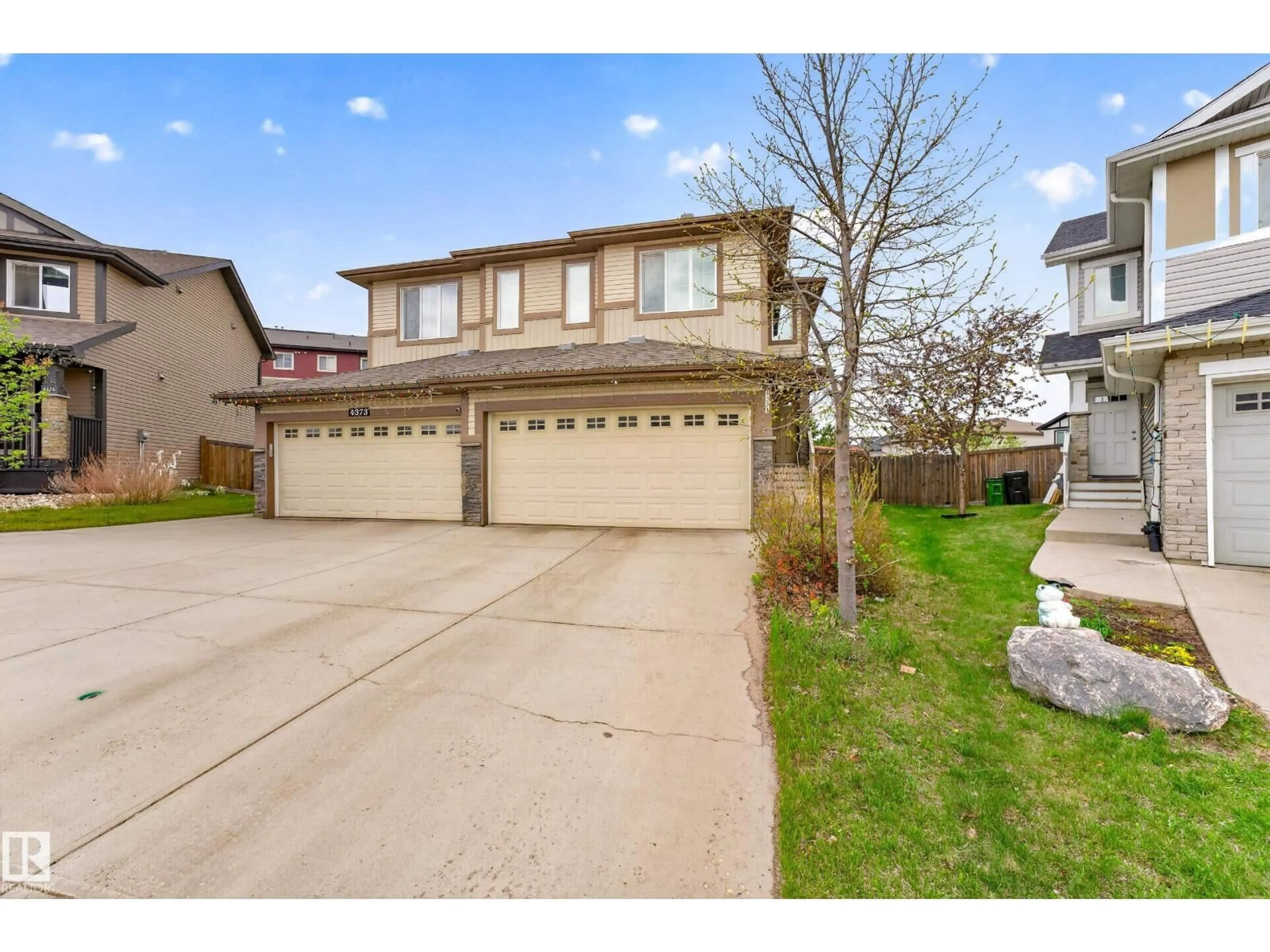 A pic from outside/outdoor area/front of a property/back of a property/a pic from drone, street for SW - 4371 ANNETT CM, Edmonton Alberta T6W2V6