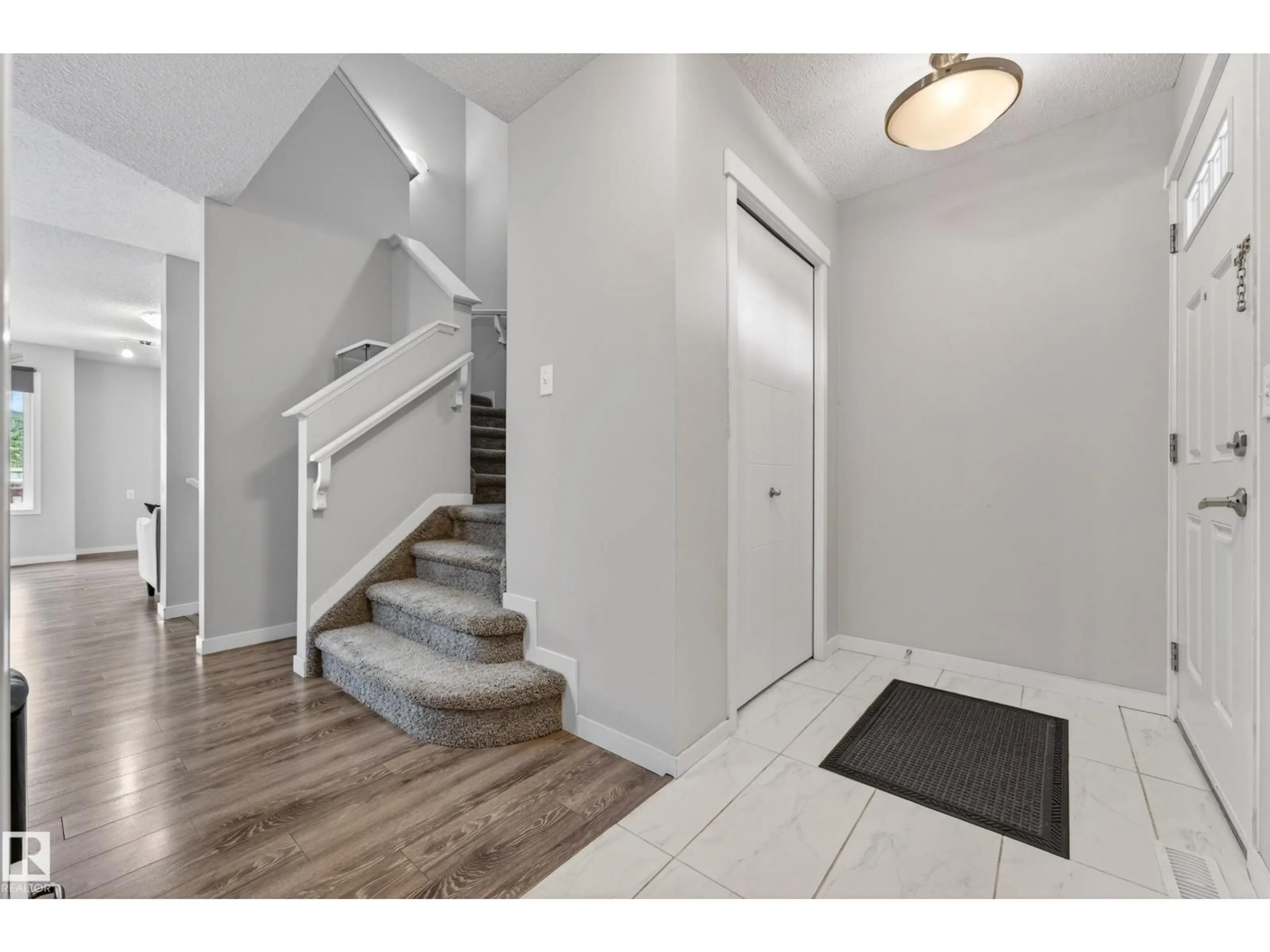 Indoor entryway for SW - 4371 ANNETT CM, Edmonton Alberta T6W2V6