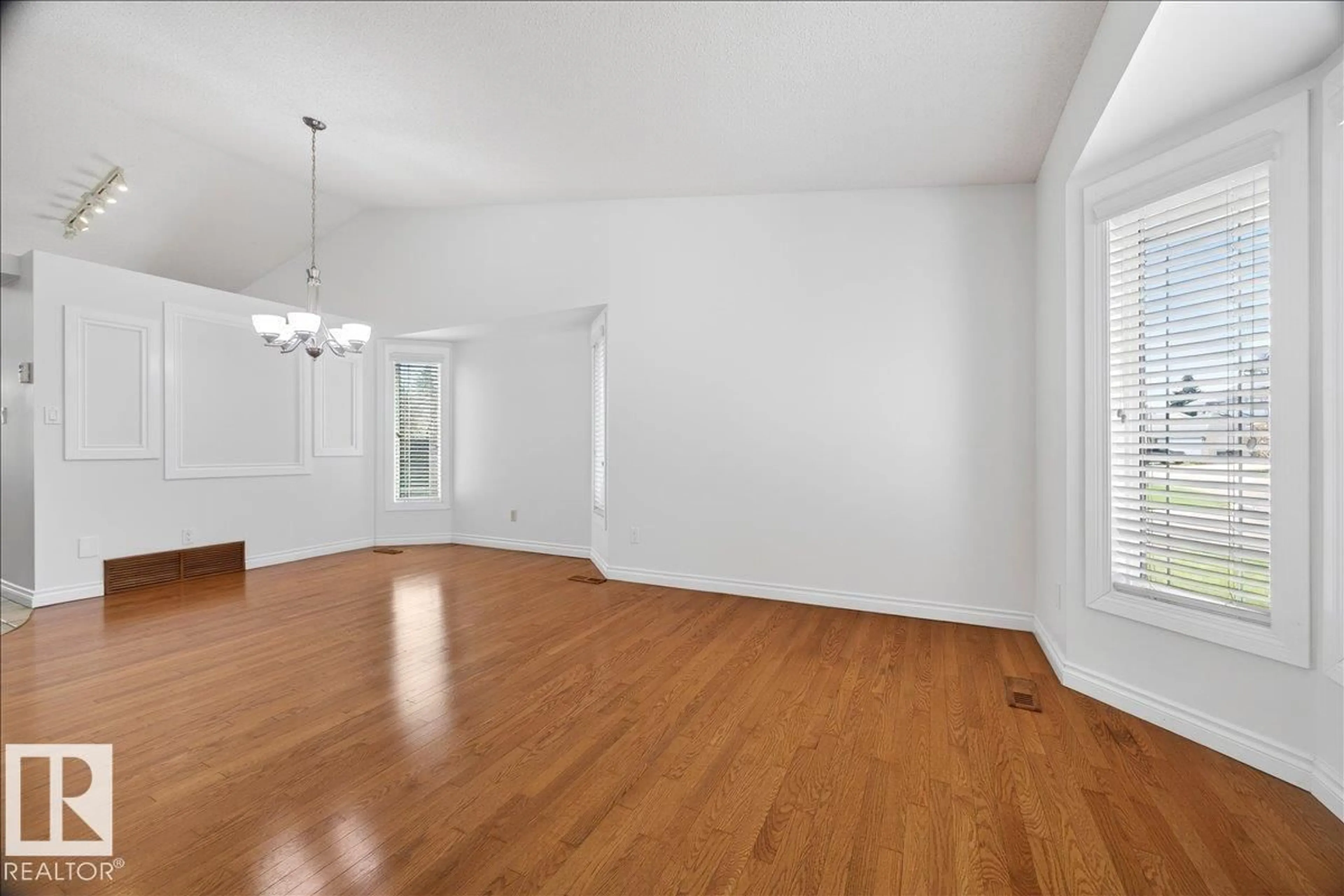 A pic of a room for 3671 33 ST, Edmonton Alberta T6T1G2