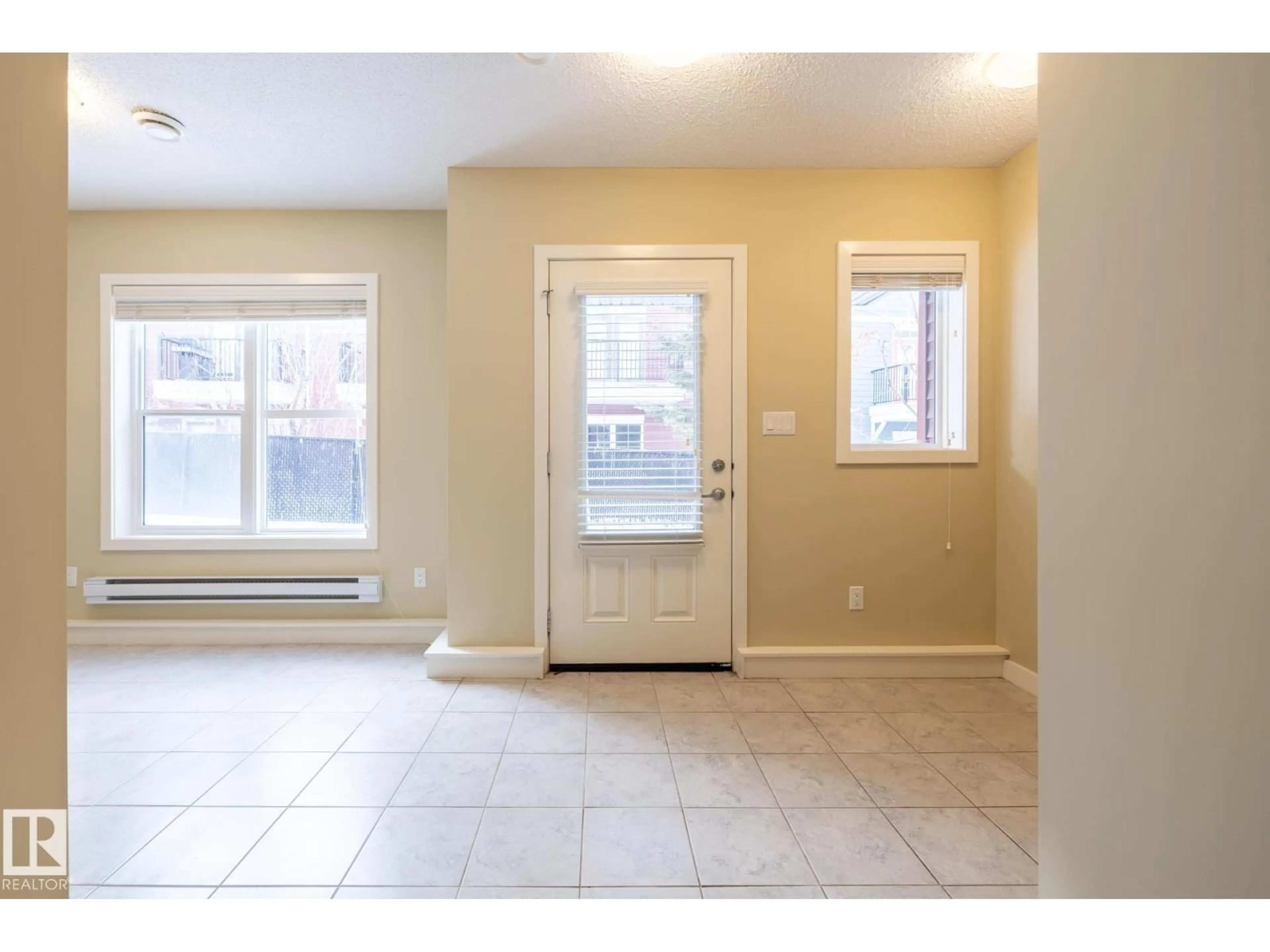 Indoor entryway for #21 - 655 WATT BV, Edmonton Alberta T6X0Y2