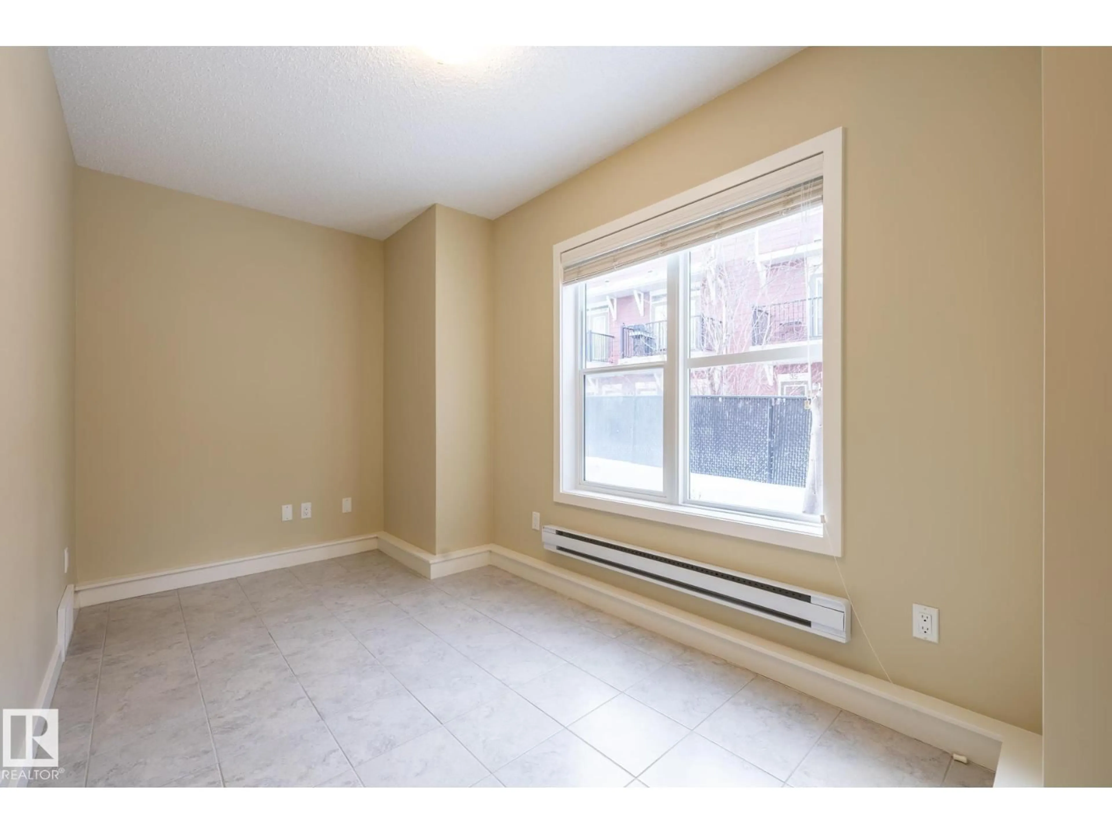 A pic of a room for #21 - 655 WATT BV, Edmonton Alberta T6X0Y2