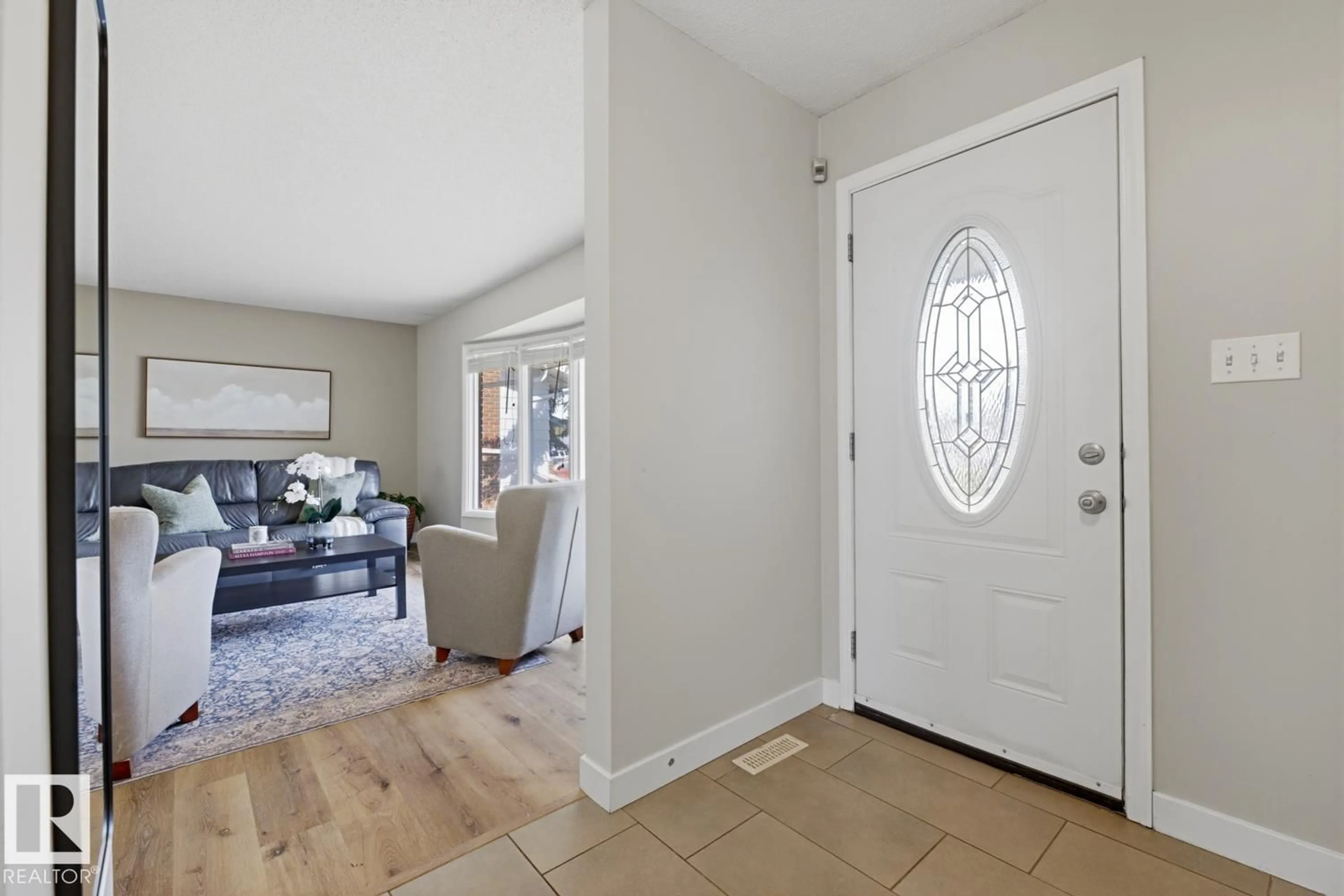 Indoor entryway for NW - 17604 85 AV, Edmonton Alberta T5T0L2