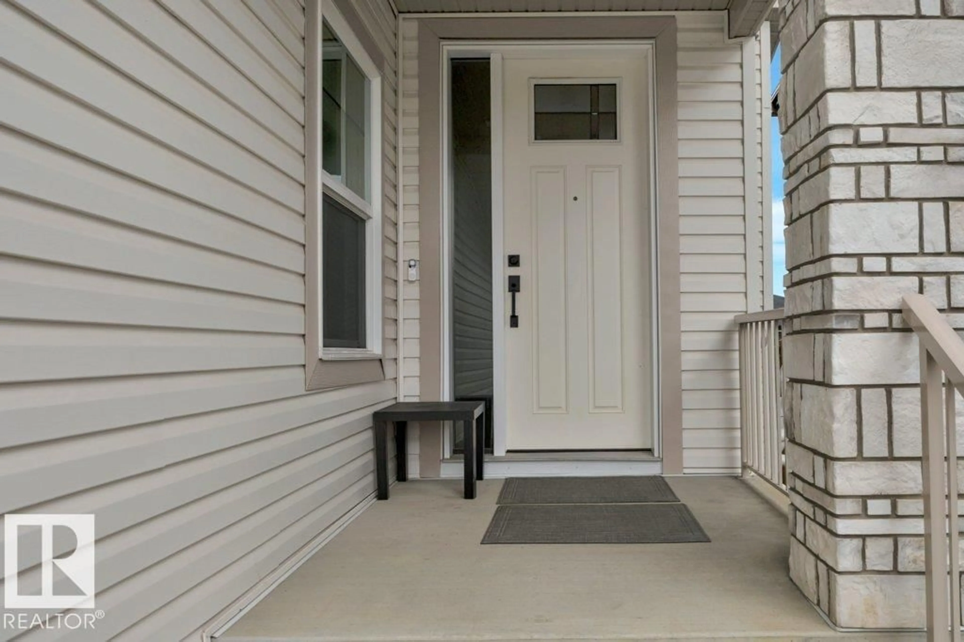 Indoor entryway for 38 AVONLEA WY, Spruce Grove Alberta T7X0Y3