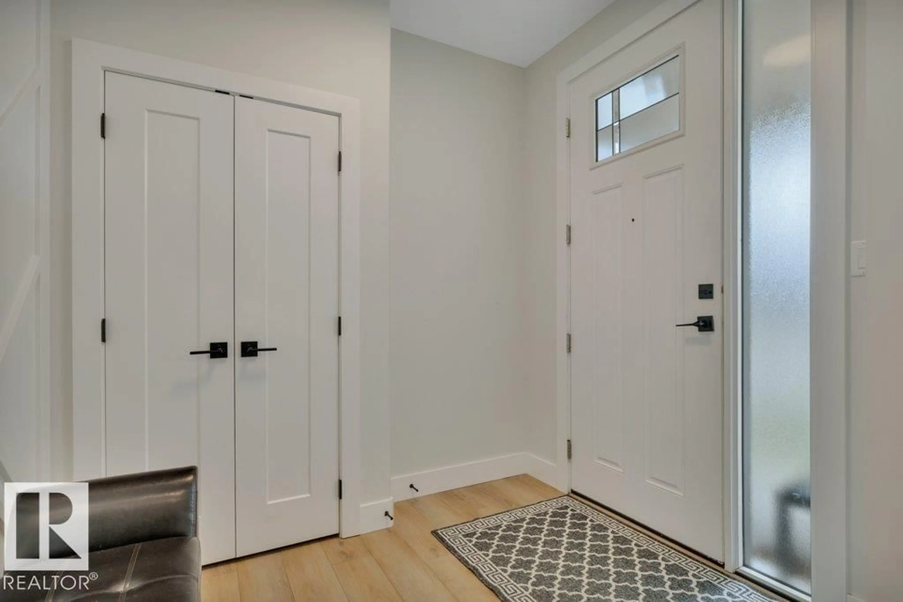 Indoor entryway for 38 AVONLEA WY, Spruce Grove Alberta T7X0Y3
