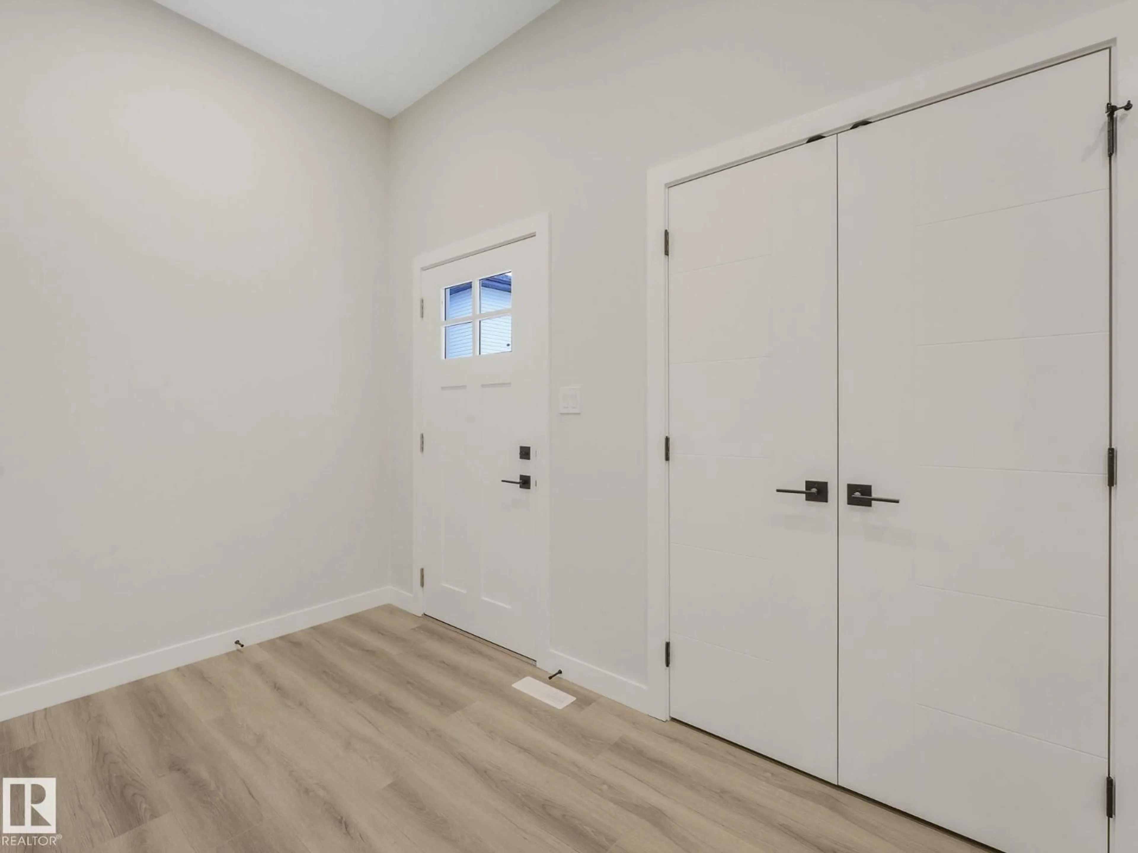 Indoor entryway for 36 DALQUIST BA, Leduc Alberta T9E1N7