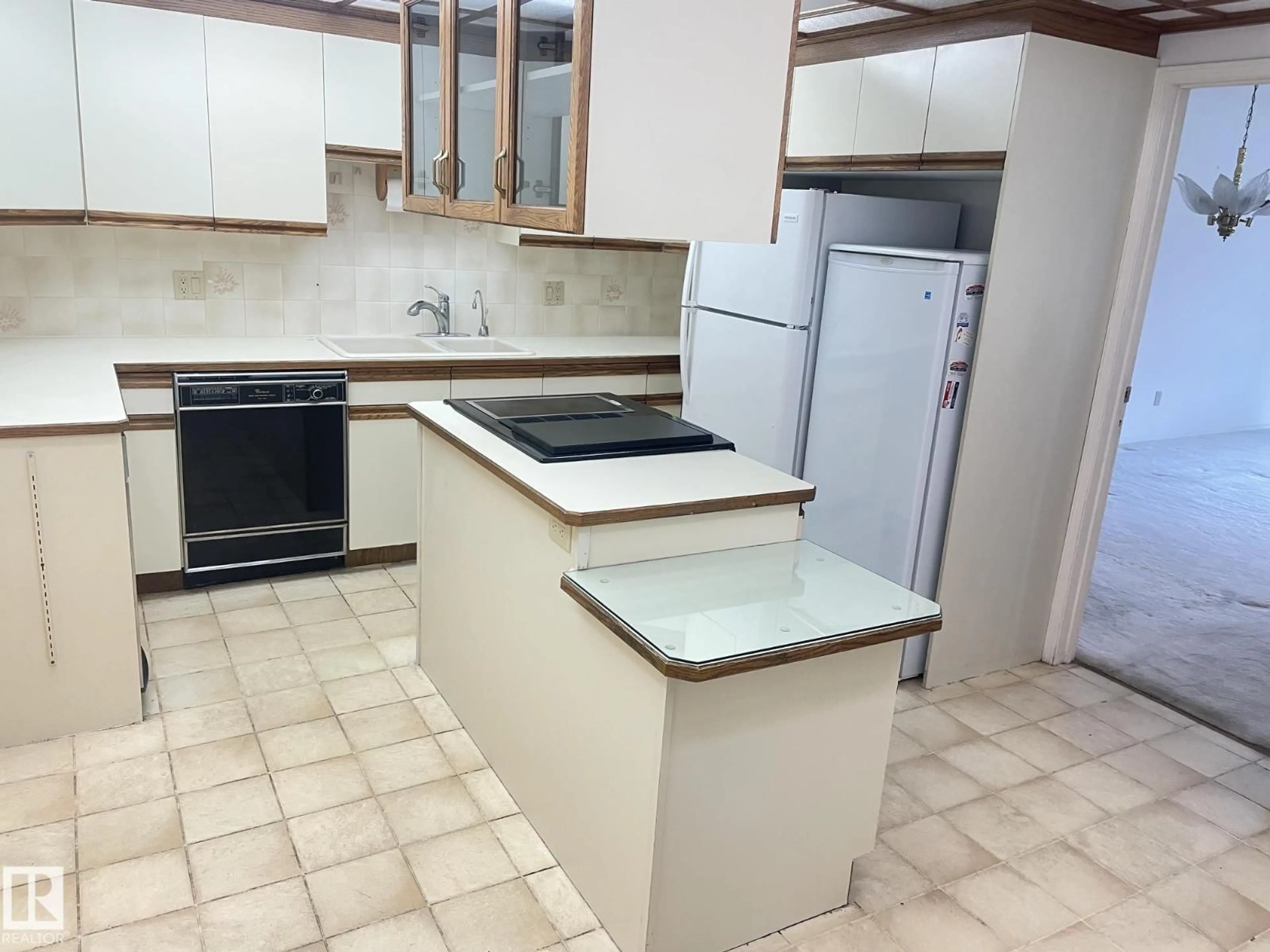 Standard kitchen, ceramic/tile floor for #21 - 9375 172 ST NW, Edmonton Alberta T5T3C3