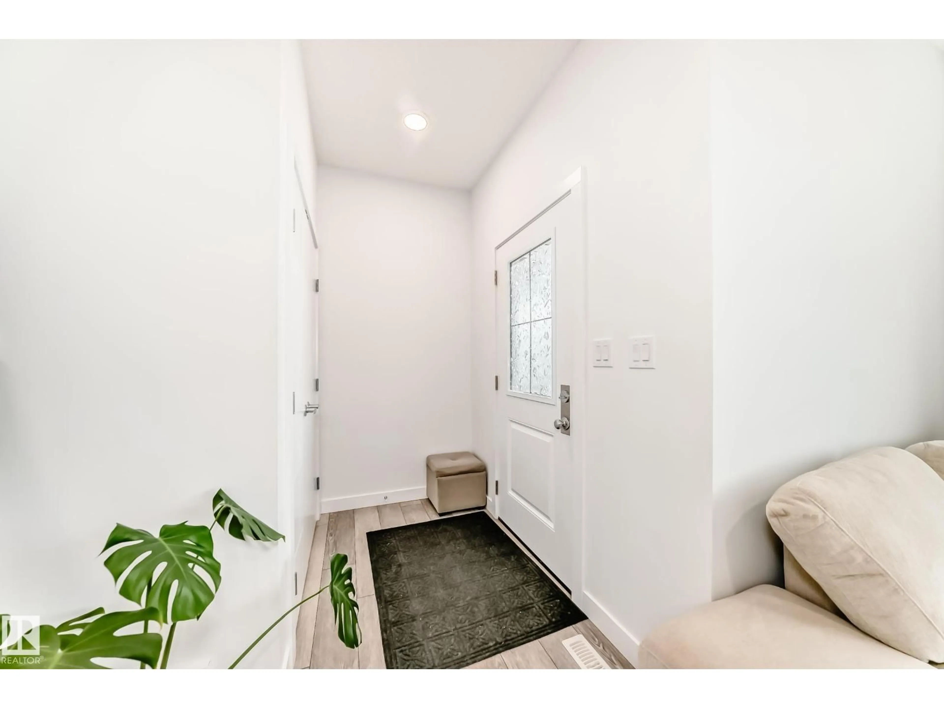 Indoor entryway for 6620 46 AV, Beaumont Alberta T4X2Z4