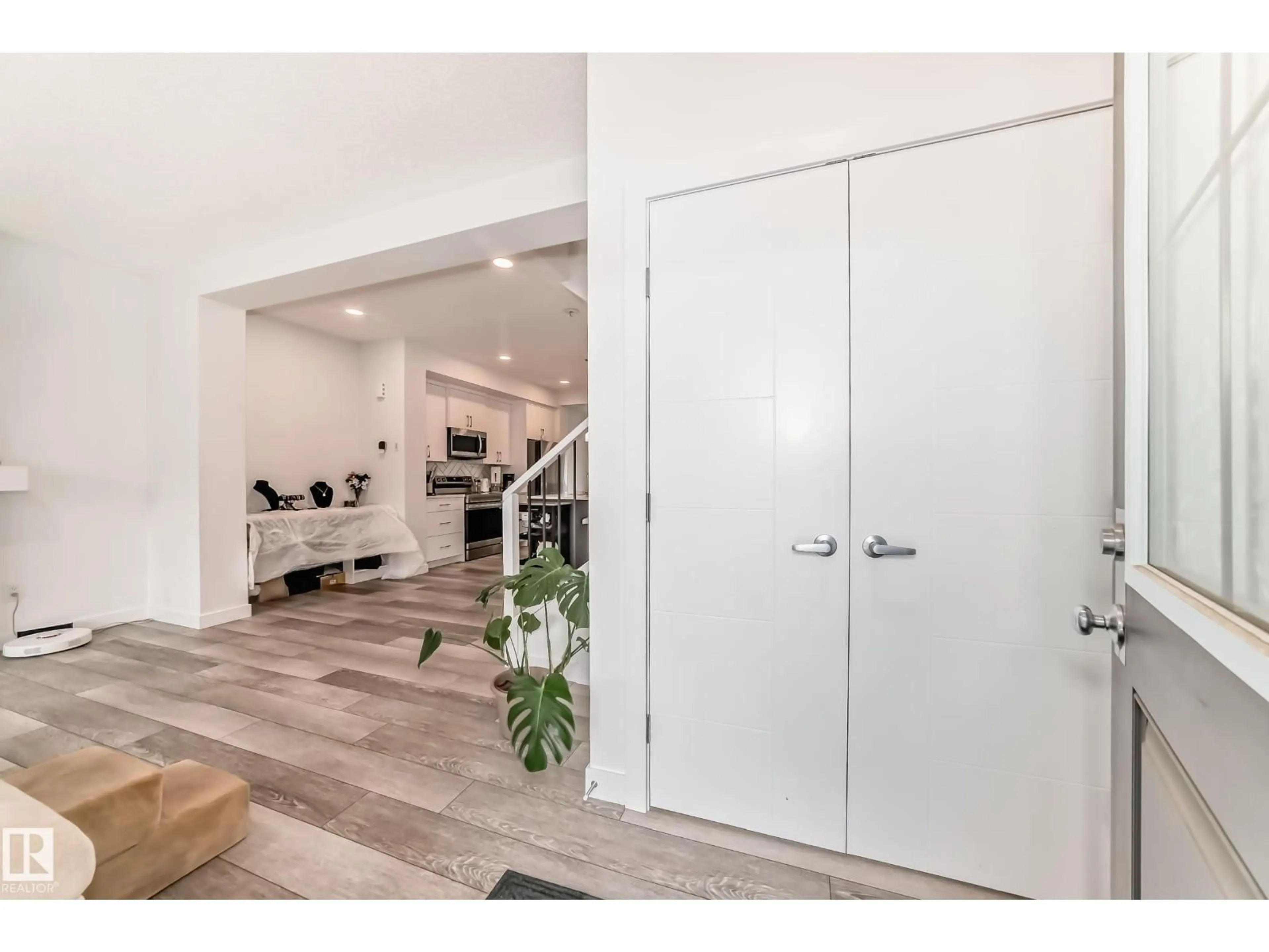 Indoor entryway for 6620 46 AV, Beaumont Alberta T4X2Z4