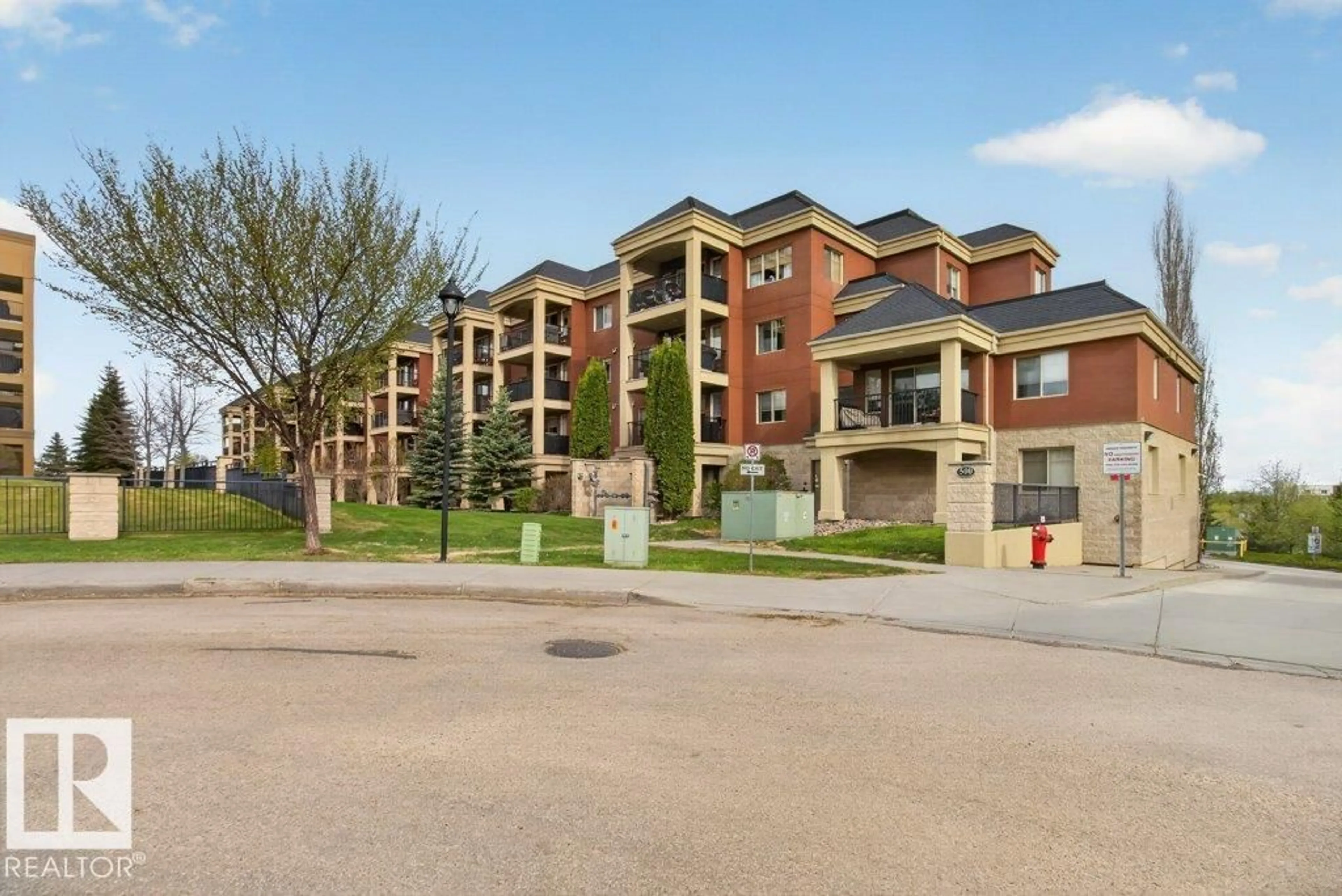 A pic from outside/outdoor area/front of a property/back of a property/a pic from drone, street for 500 - 419 PALISADES WAY, Sherwood Park Alberta T8H0H7
