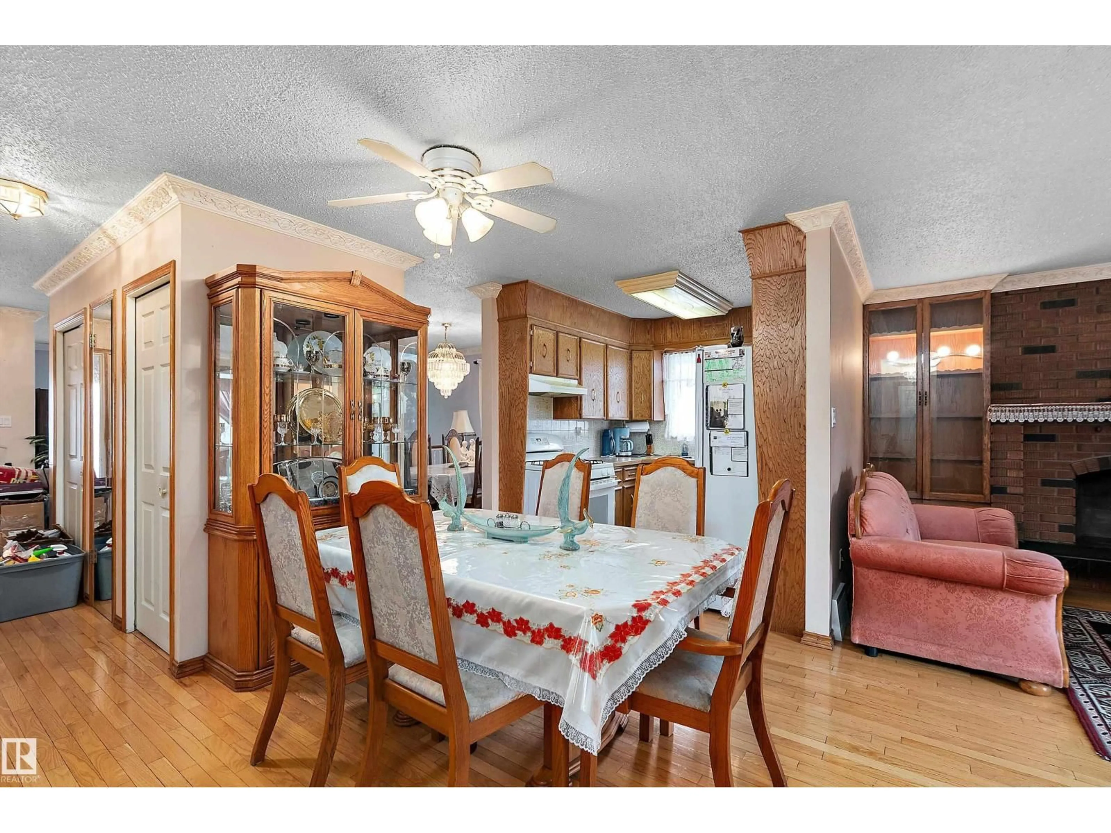 Dining room, unknown for 15907 101 ST, Edmonton Alberta T5X4E6