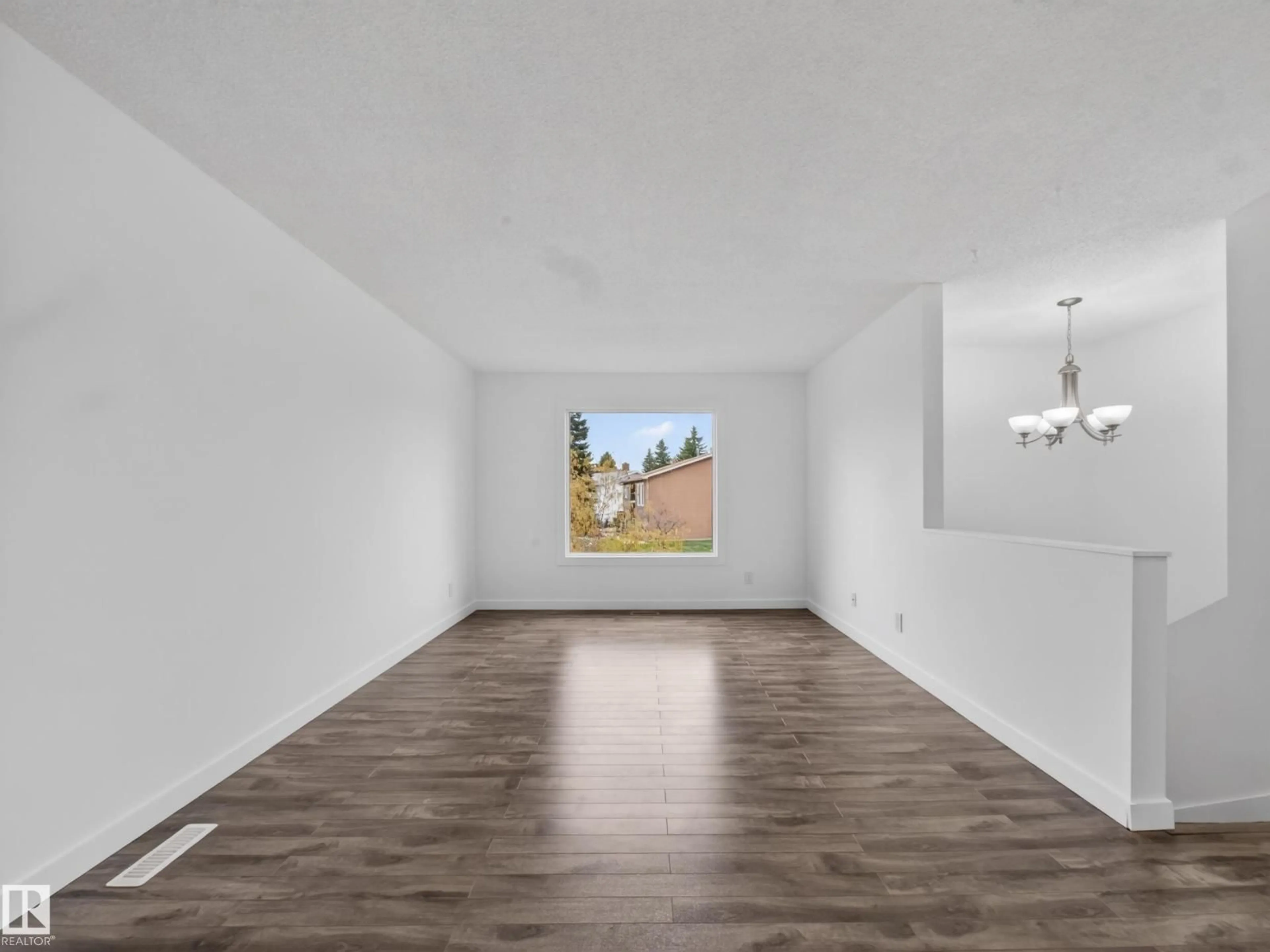 A pic of a room for 3520 49A STREET, Edmonton Alberta T6L3V9