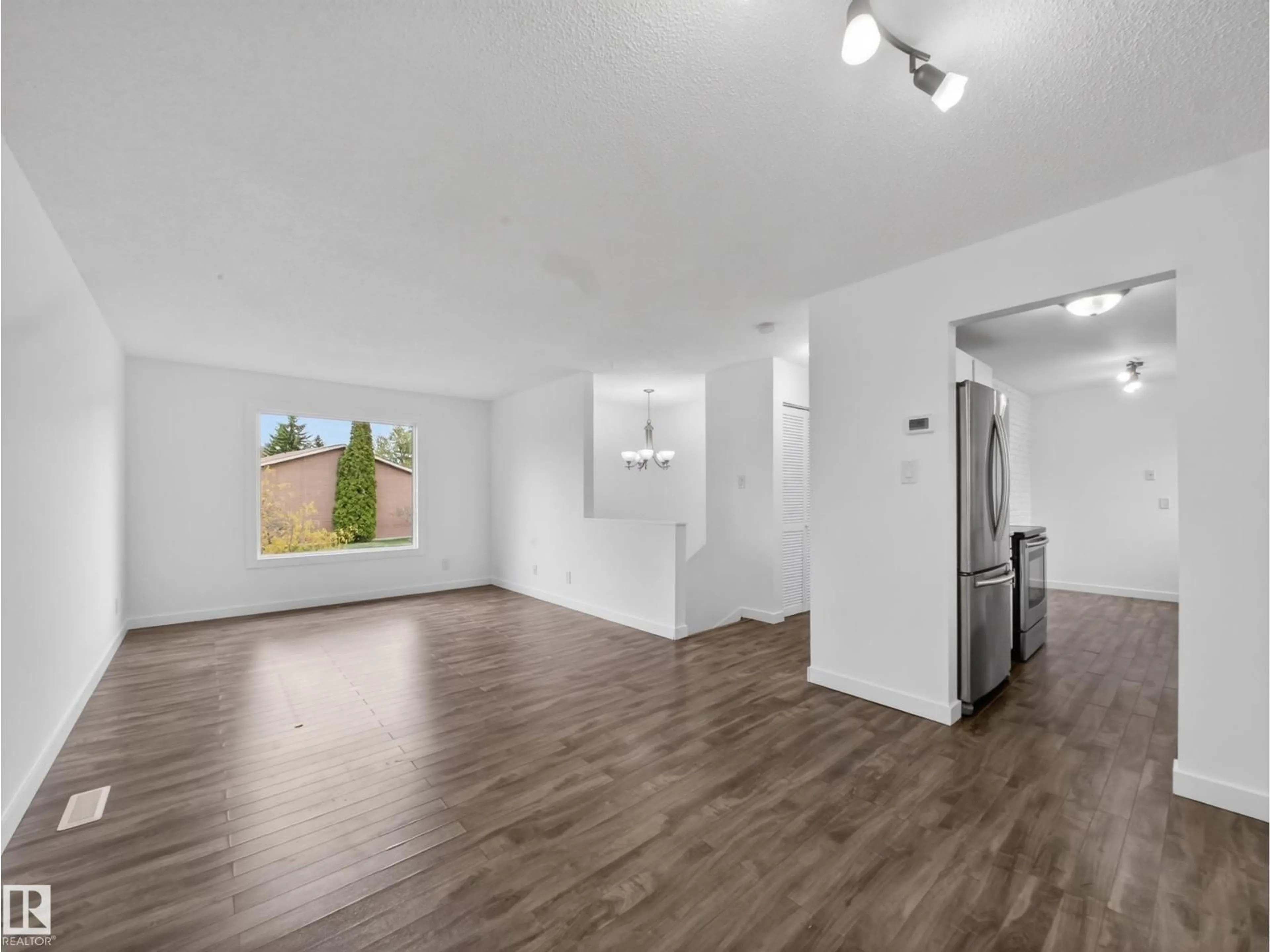 A pic of a room for 3520 49A STREET, Edmonton Alberta T6L3V9