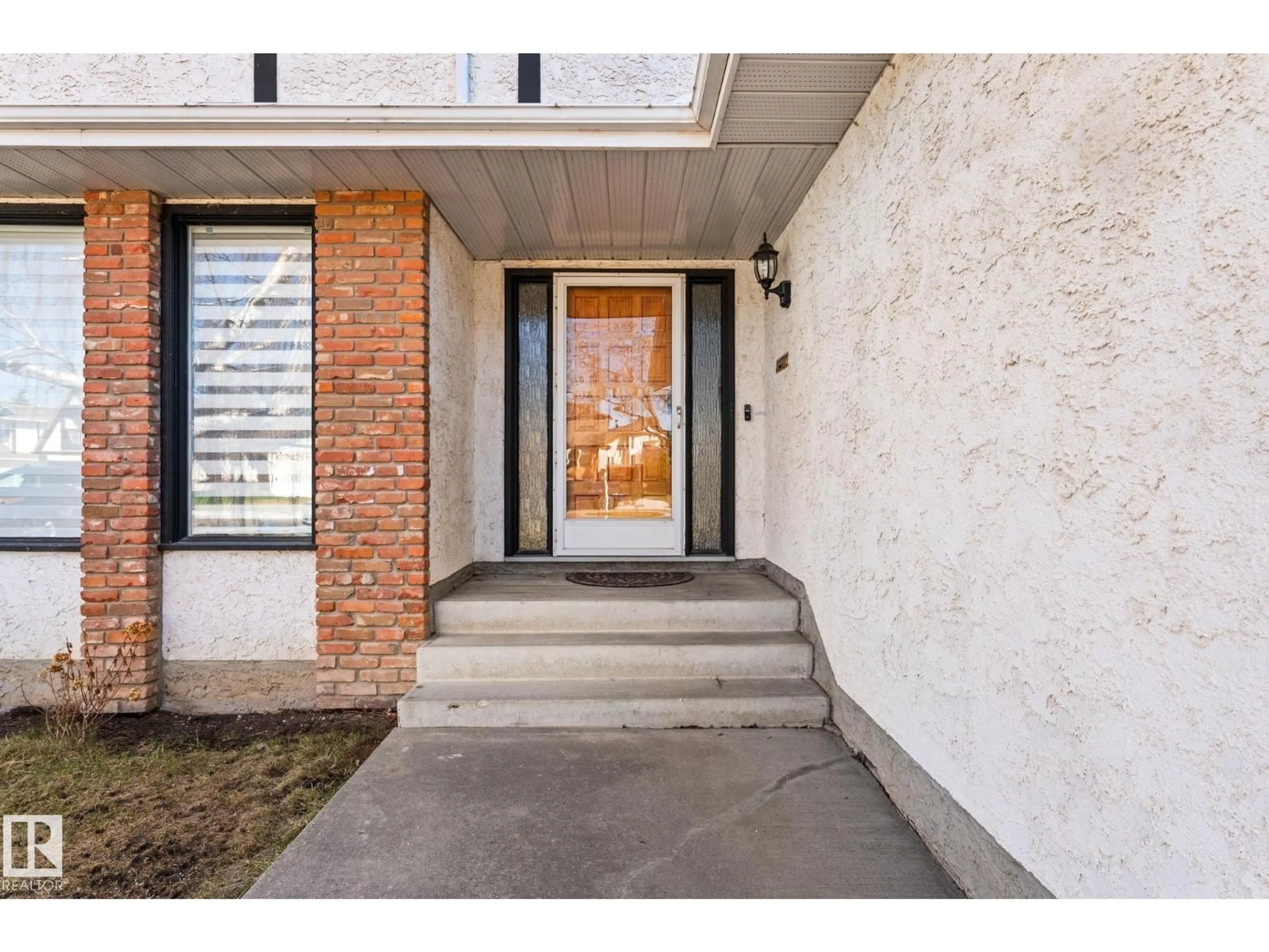 Indoor entryway for 10673 161 AV, Edmonton Alberta T5X4Z9