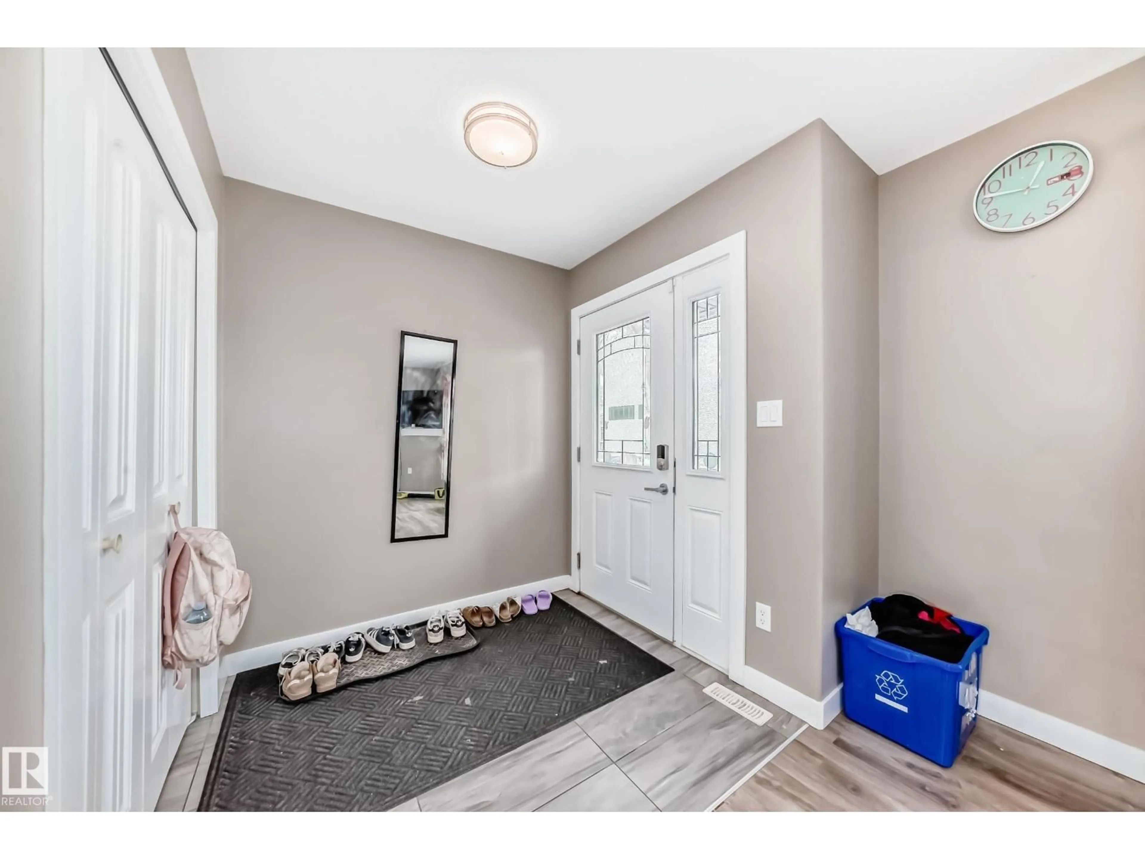 Indoor entryway for NW - 12833 123 ST, Edmonton Alberta T5L0J4