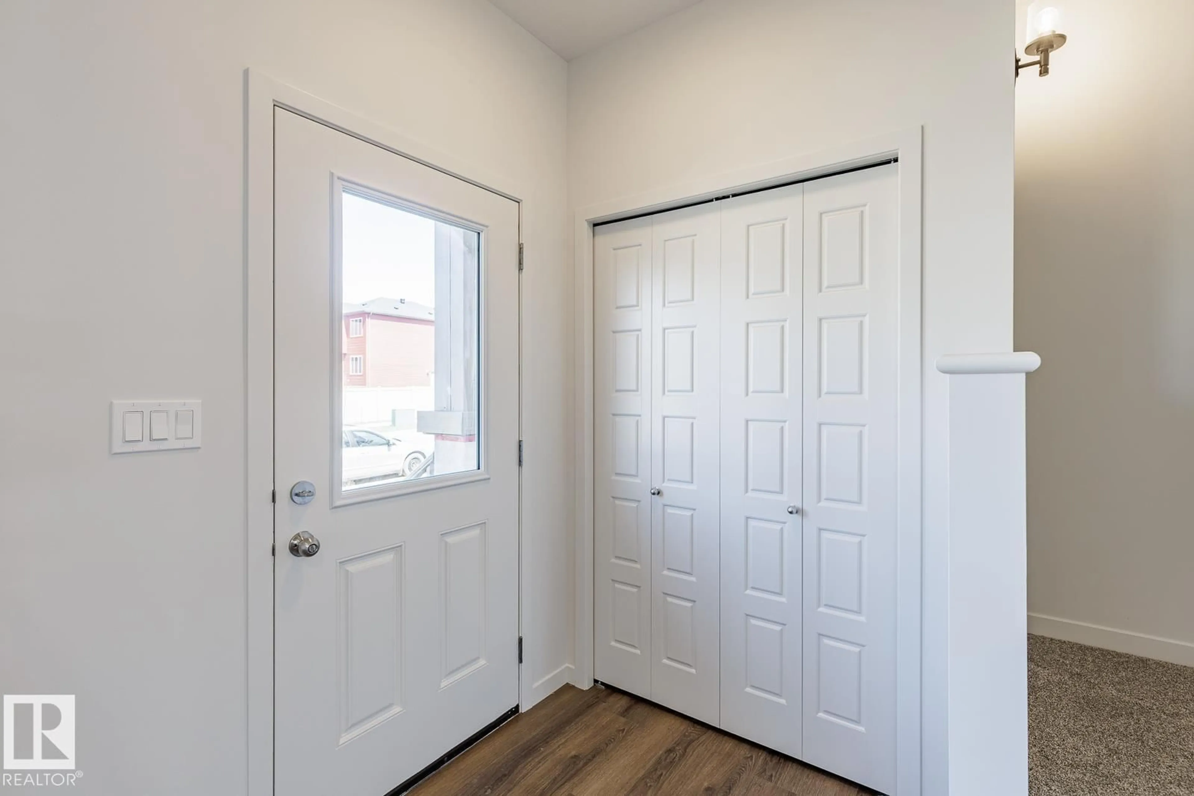Indoor entryway for N - 3613 TRIOMPHE BV, Beaumont Alberta T4X3A7