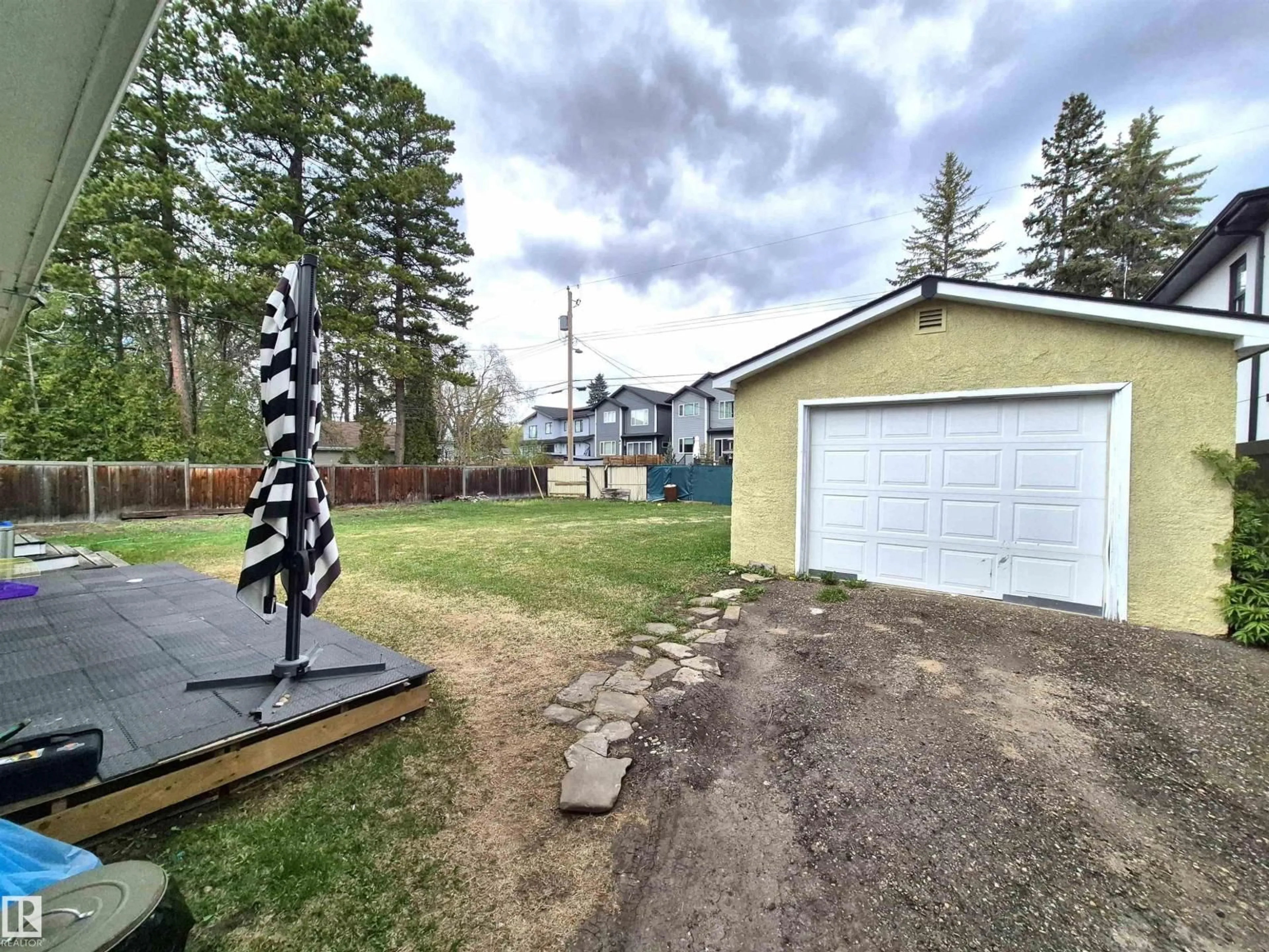 A pic from outside/outdoor area/front of a property/back of a property/a pic from drone, unknown for 11740 UNIVERSITY AV, Edmonton Alberta T6G1Z5