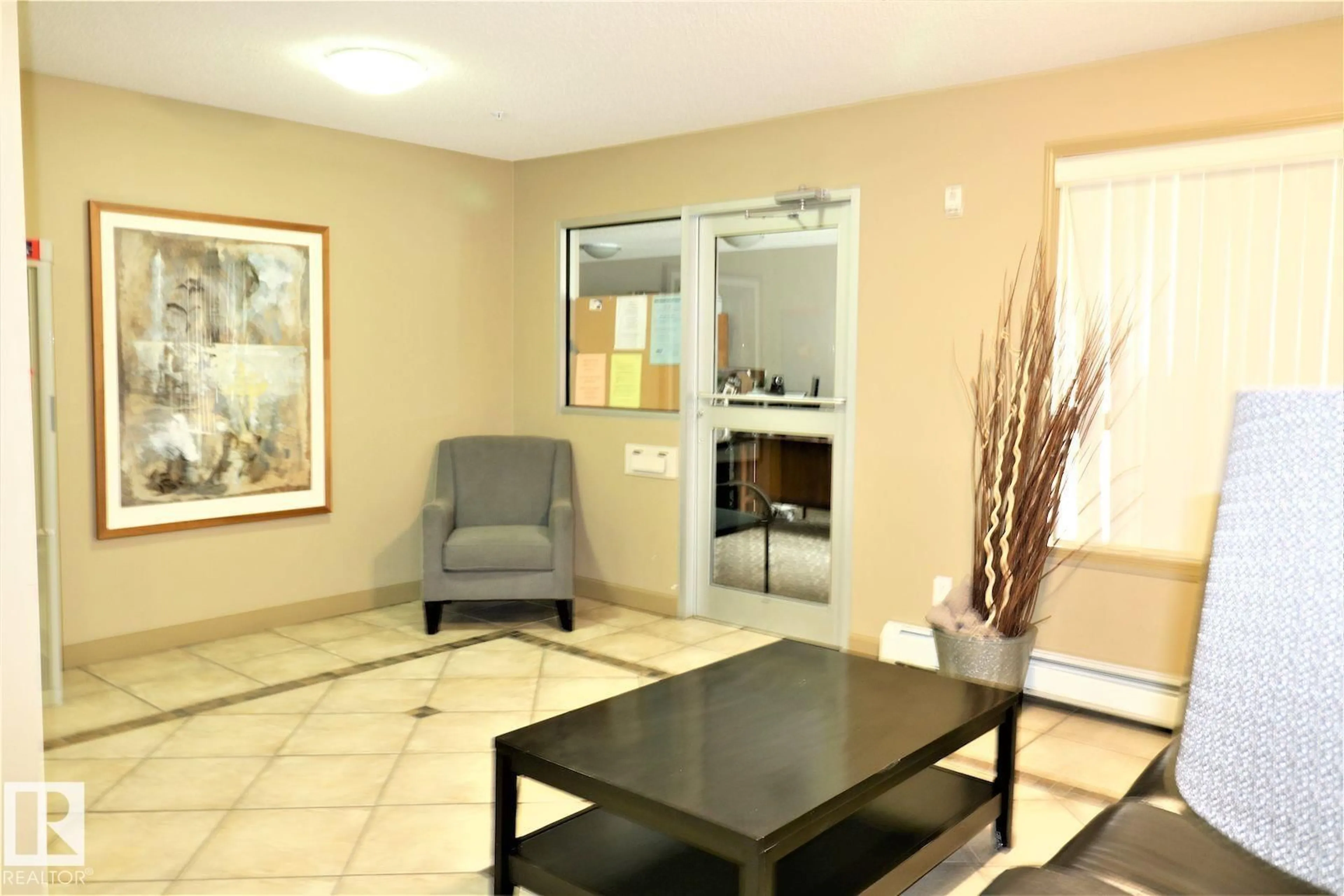 Lobby for 117 - 17003 67 AV, Edmonton Alberta T5T6Y5