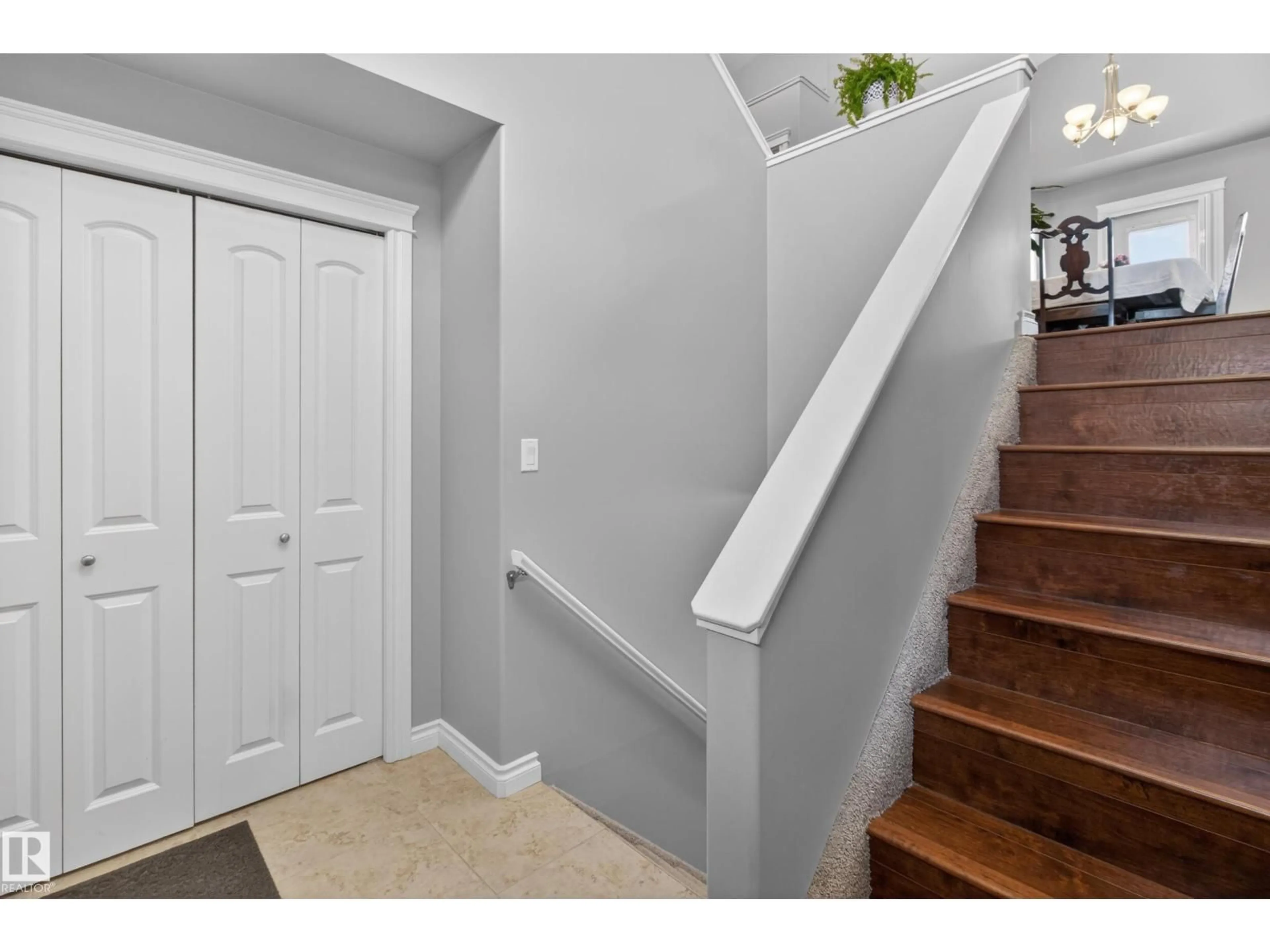 Indoor entryway for 21 BEAVERHILL VIEW, Tofield Alberta T0B4J0