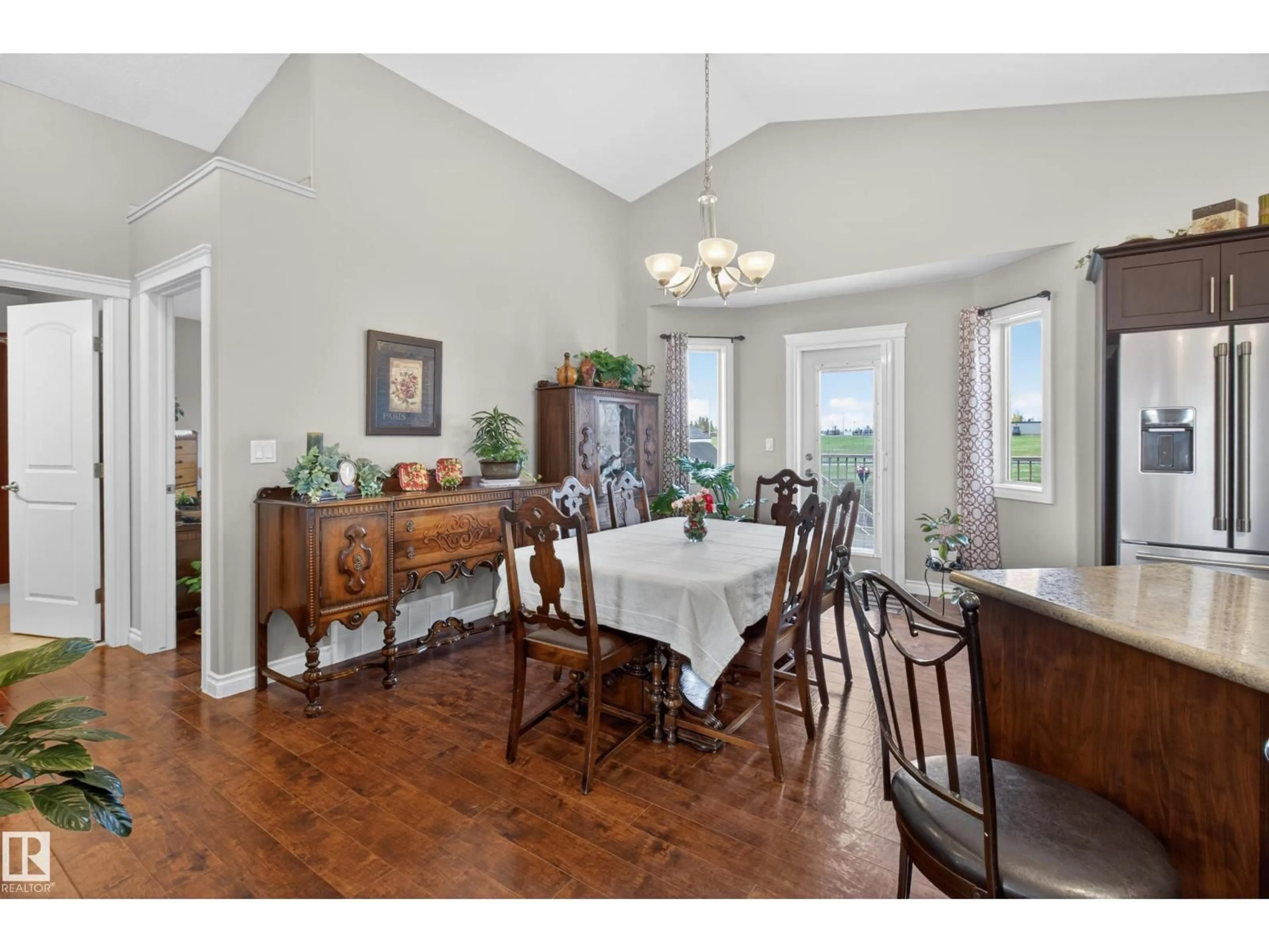 Dining room, wood/laminate floor for 21 BEAVERHILL VIEW, Tofield Alberta T0B4J0