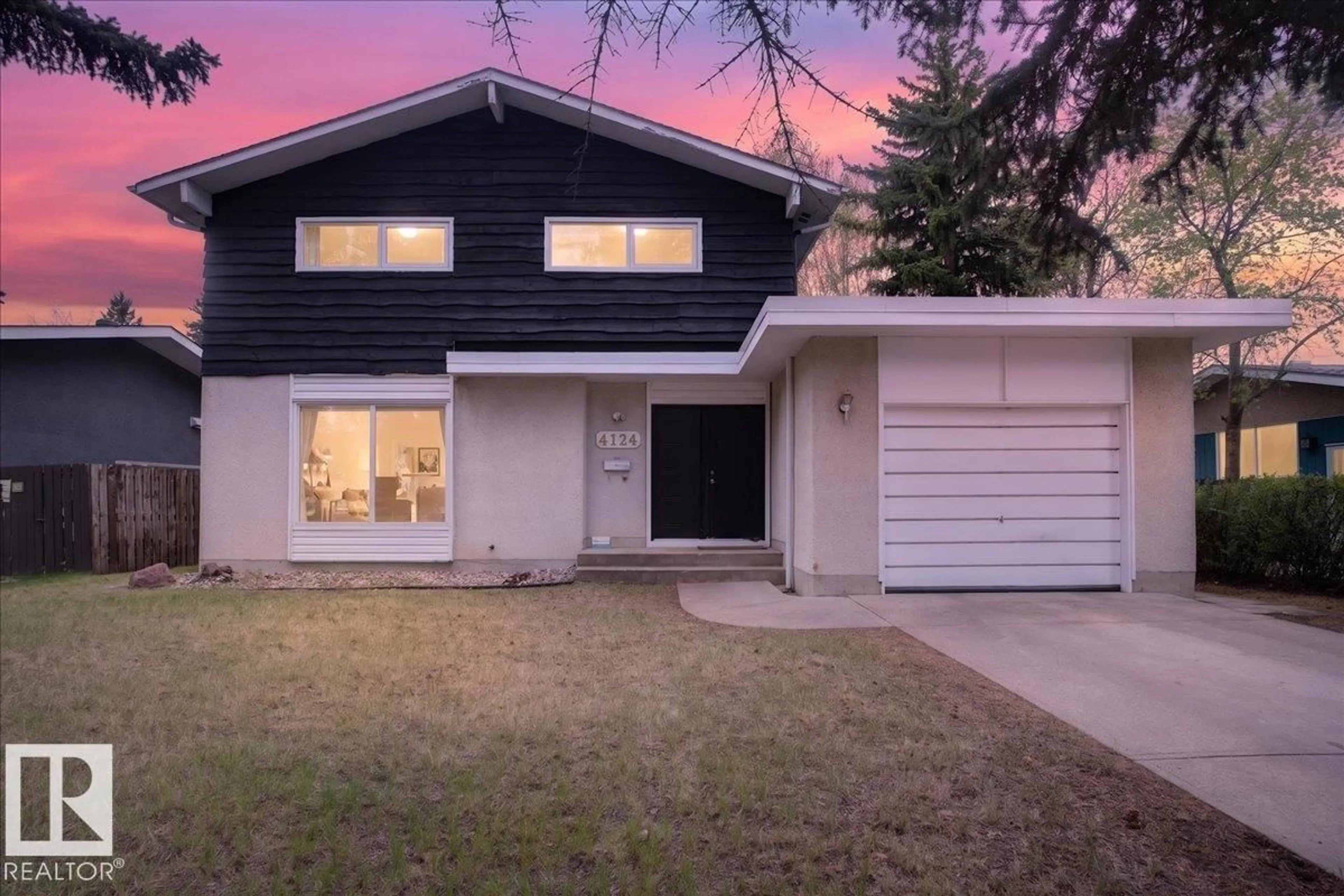 Home with vinyl exterior material, street for NW - 4124 121 ST, Edmonton Alberta T6J1Y5