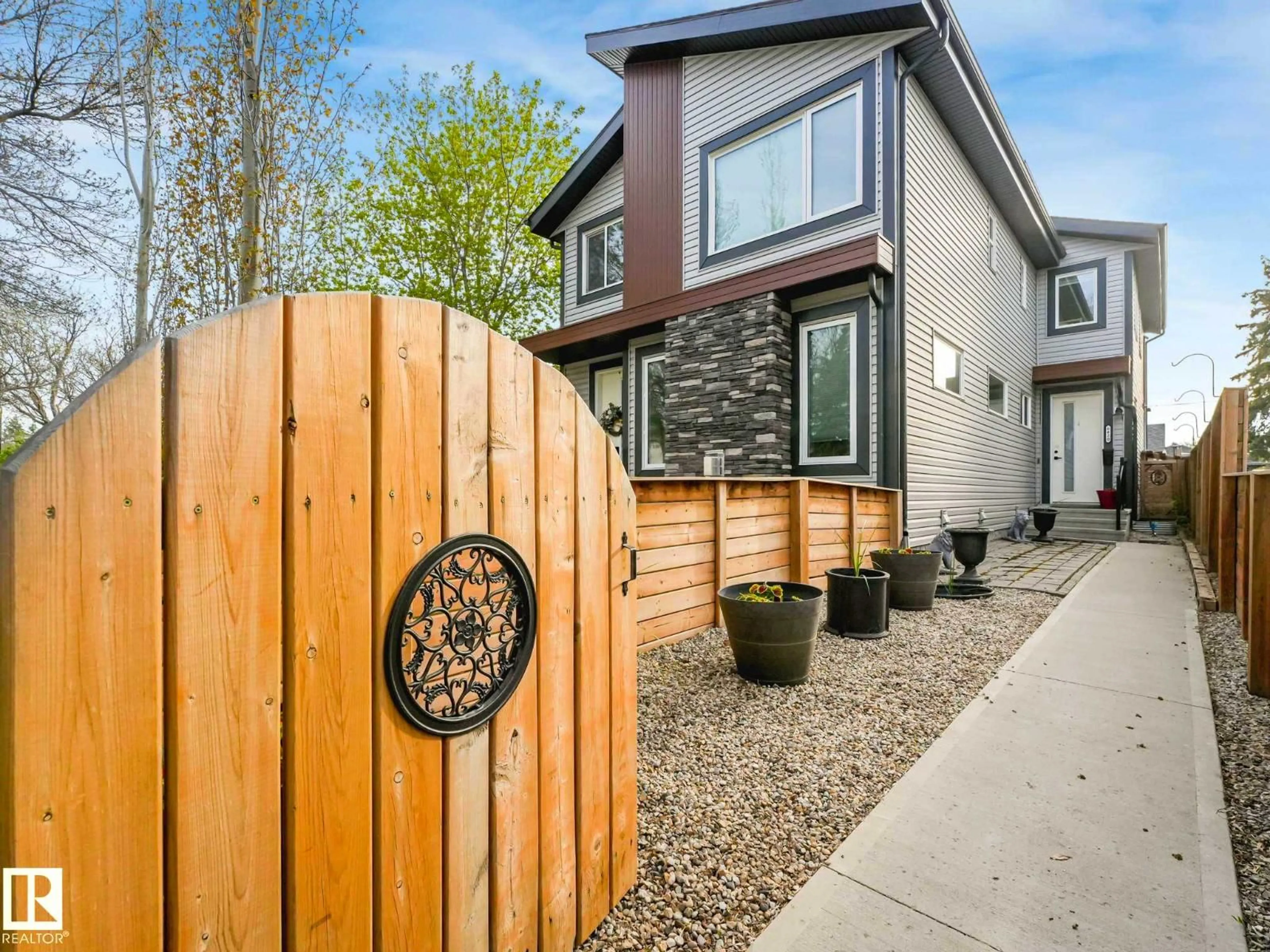 Unknown for 6420 106 ST, Edmonton Alberta T6H2V4